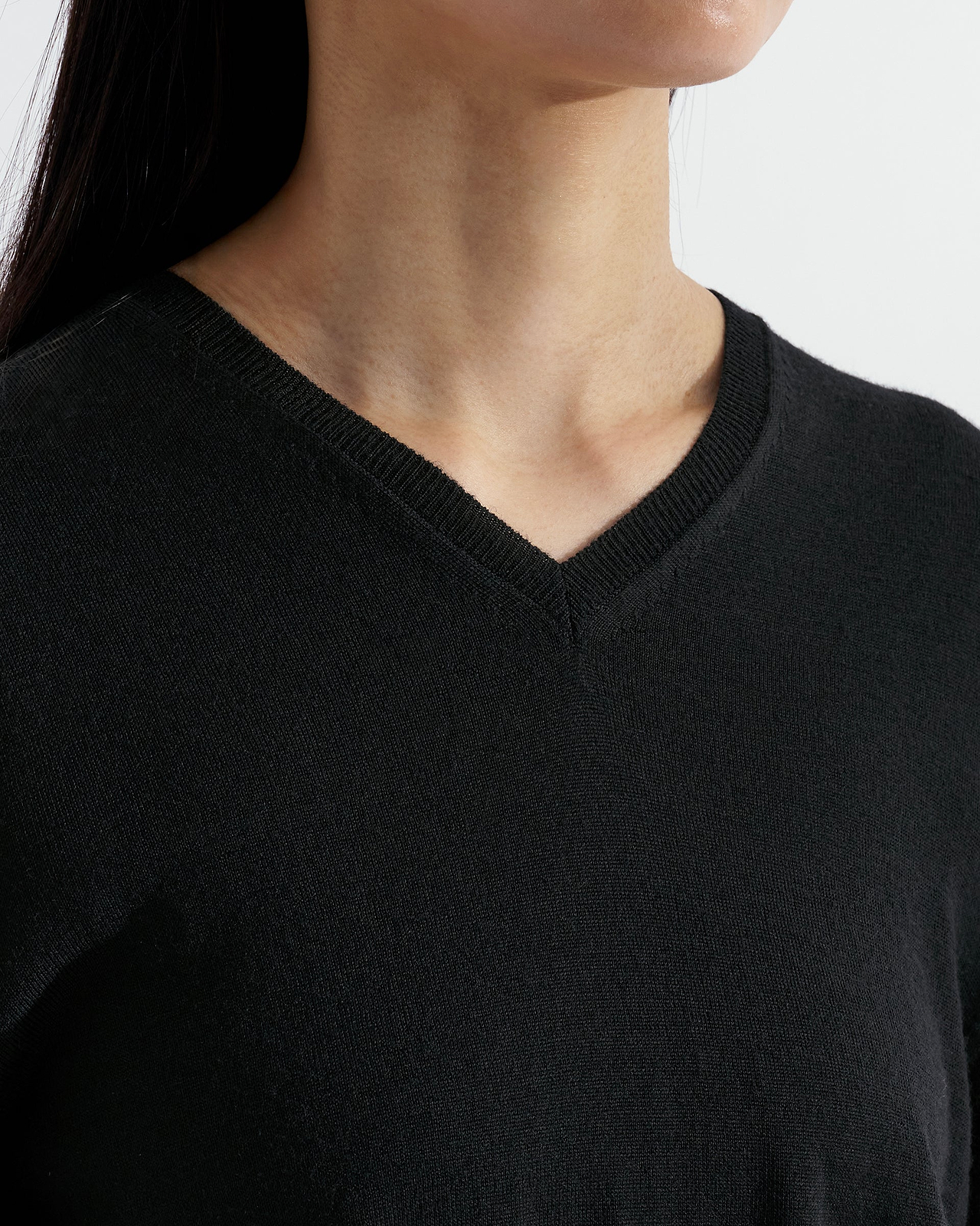 【26AW】ウールVネックセーター