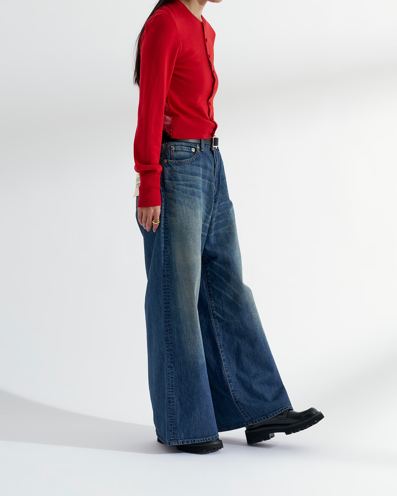 【26AW】ウールレースバックカーディガン