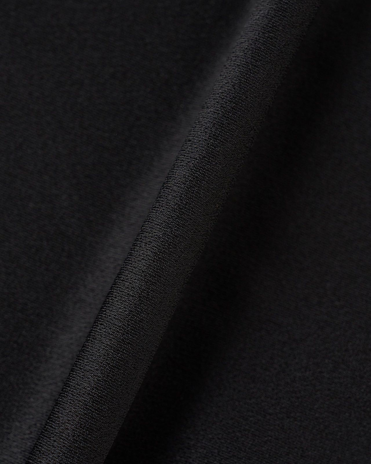 【26AW】サテンリバースウィーヴトップ