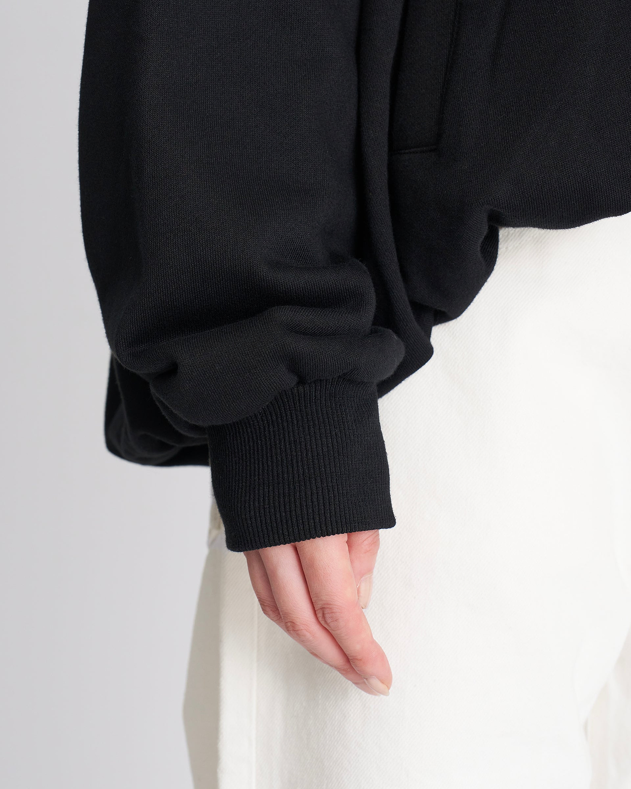 【26AW】ハンドエンブロイダーバルーンジャーシージップアップトップ