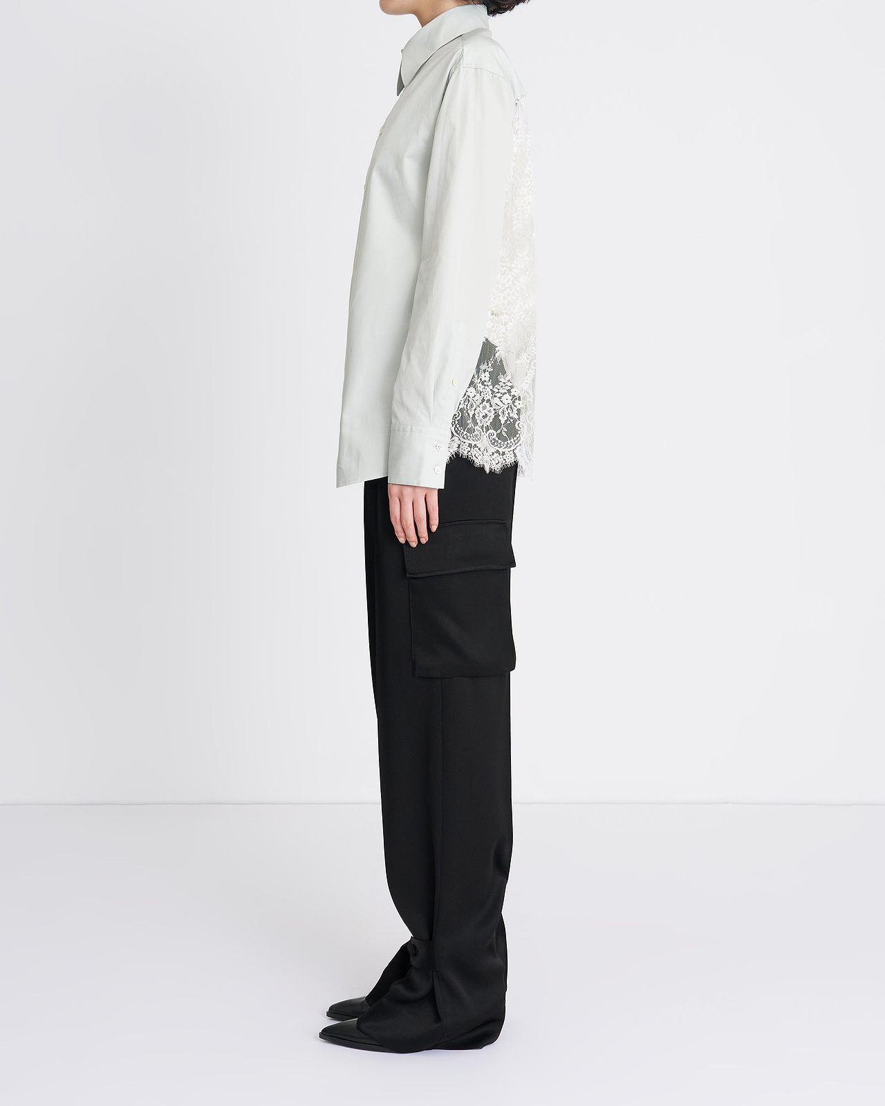 【26AW】レースバックパネルシャツ（ライトブルー）