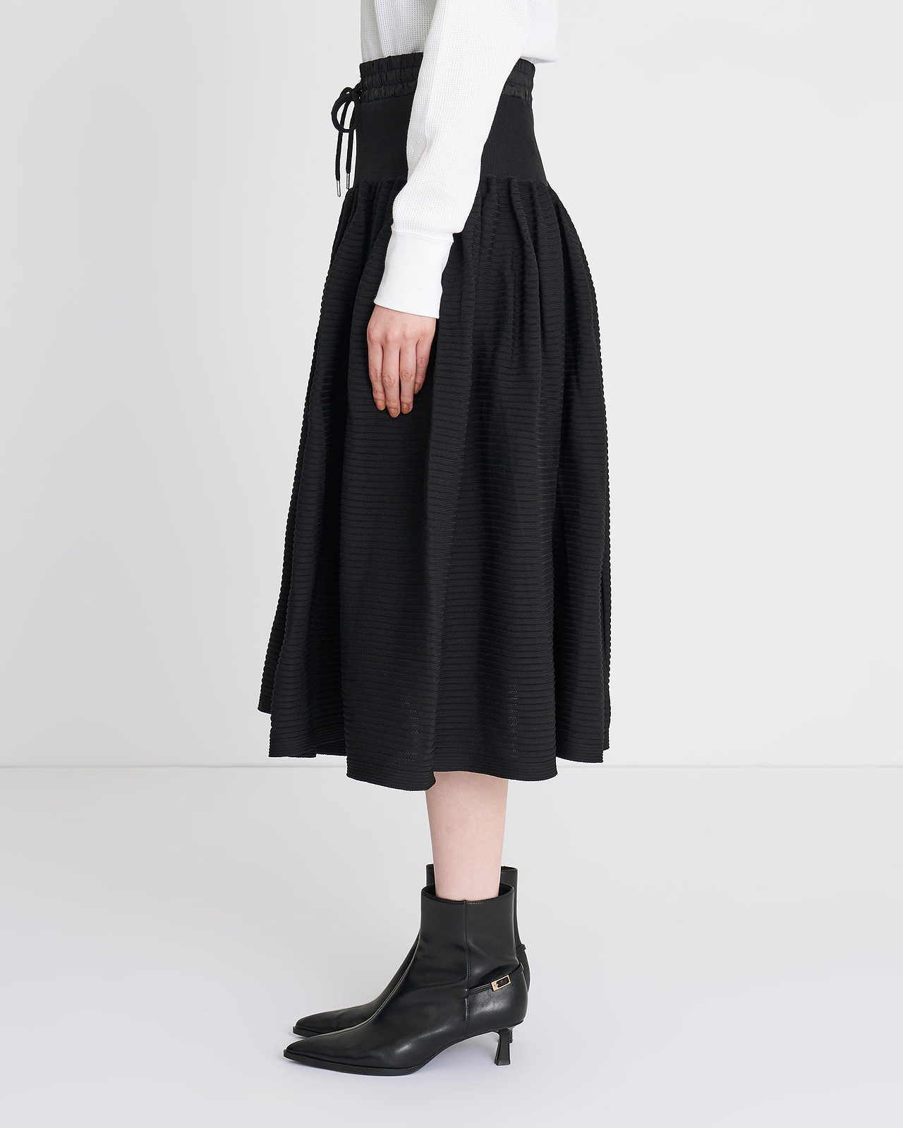 【26AW】エアフレームスカート