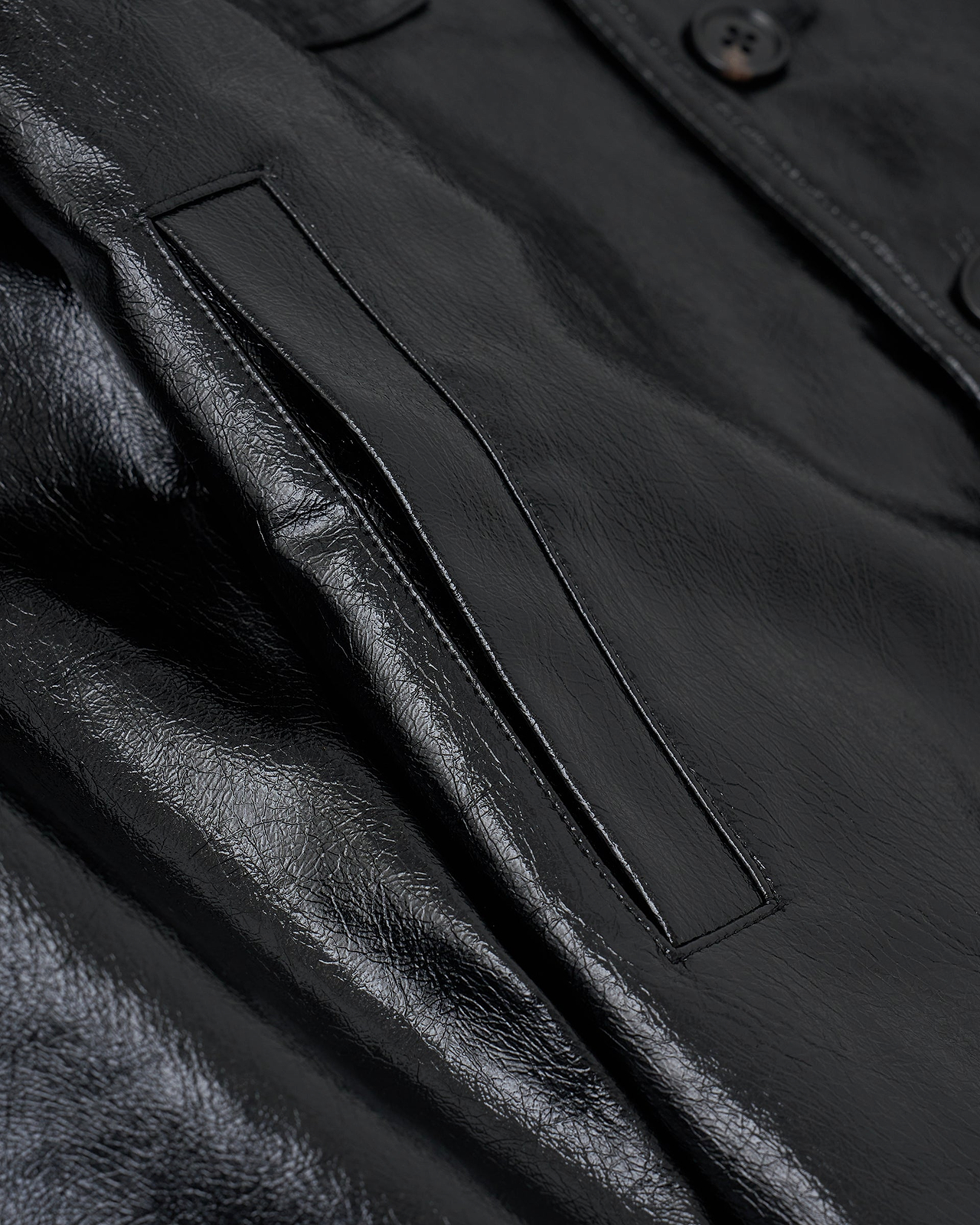 【26AW】フェイクレザープリーツクルージャケット