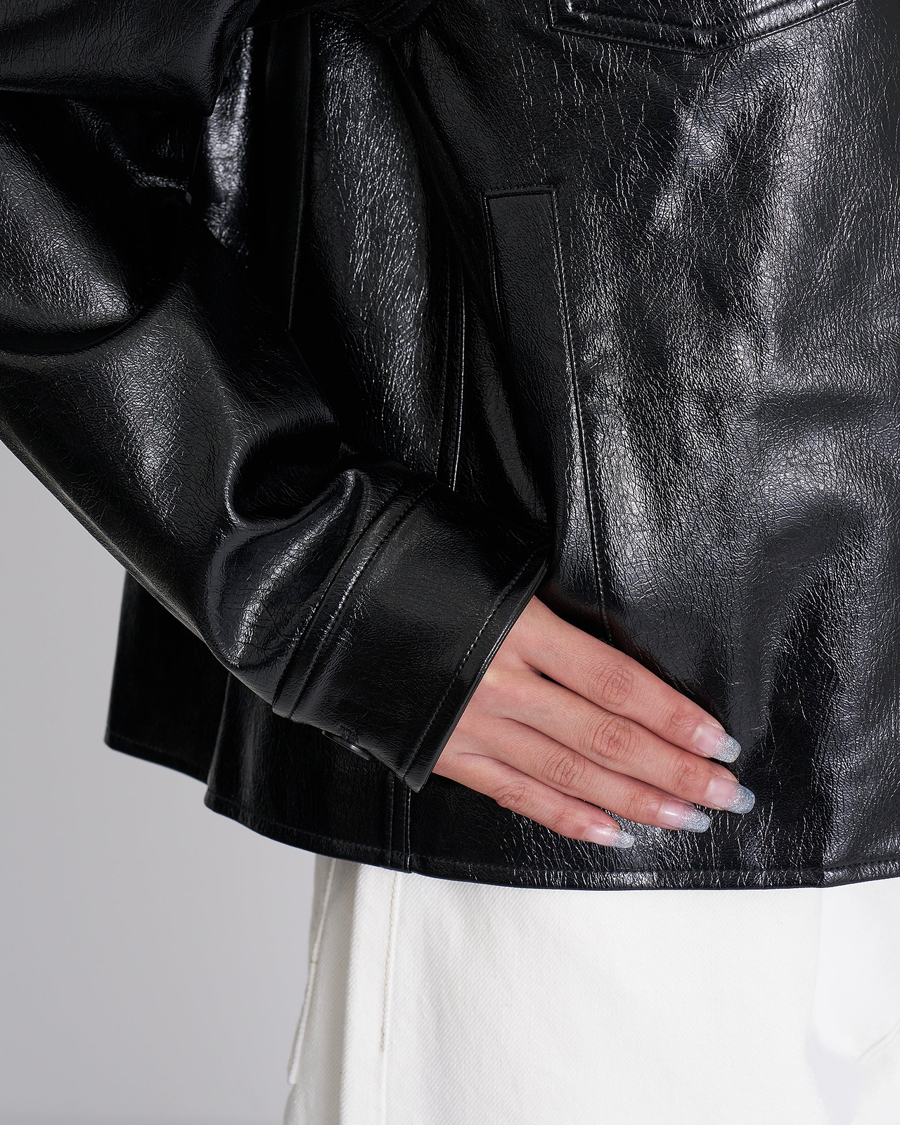 【26AW】フェイクレザープリーツクルージャケット