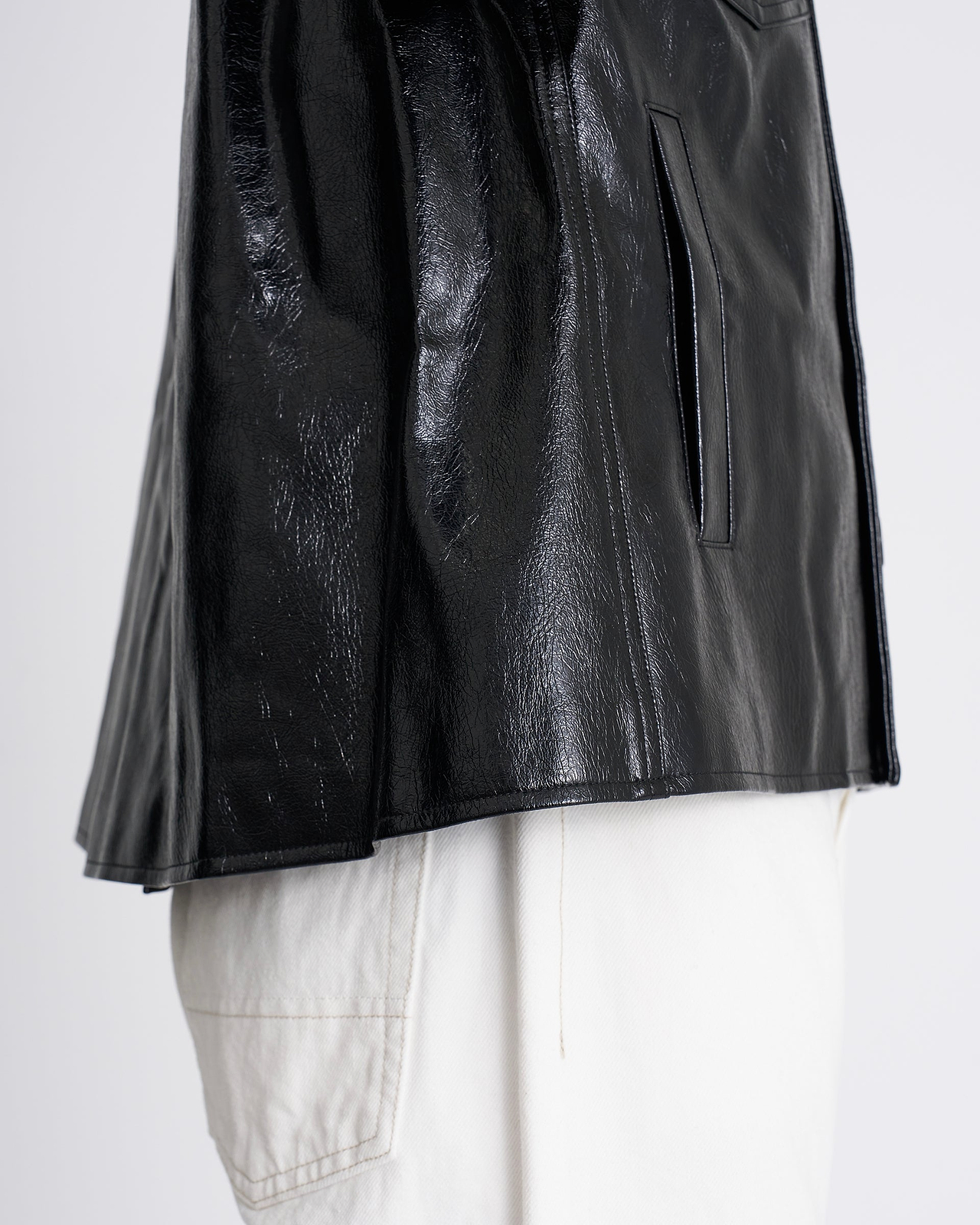 【26AW】フェイクレザープリーツクルージャケット