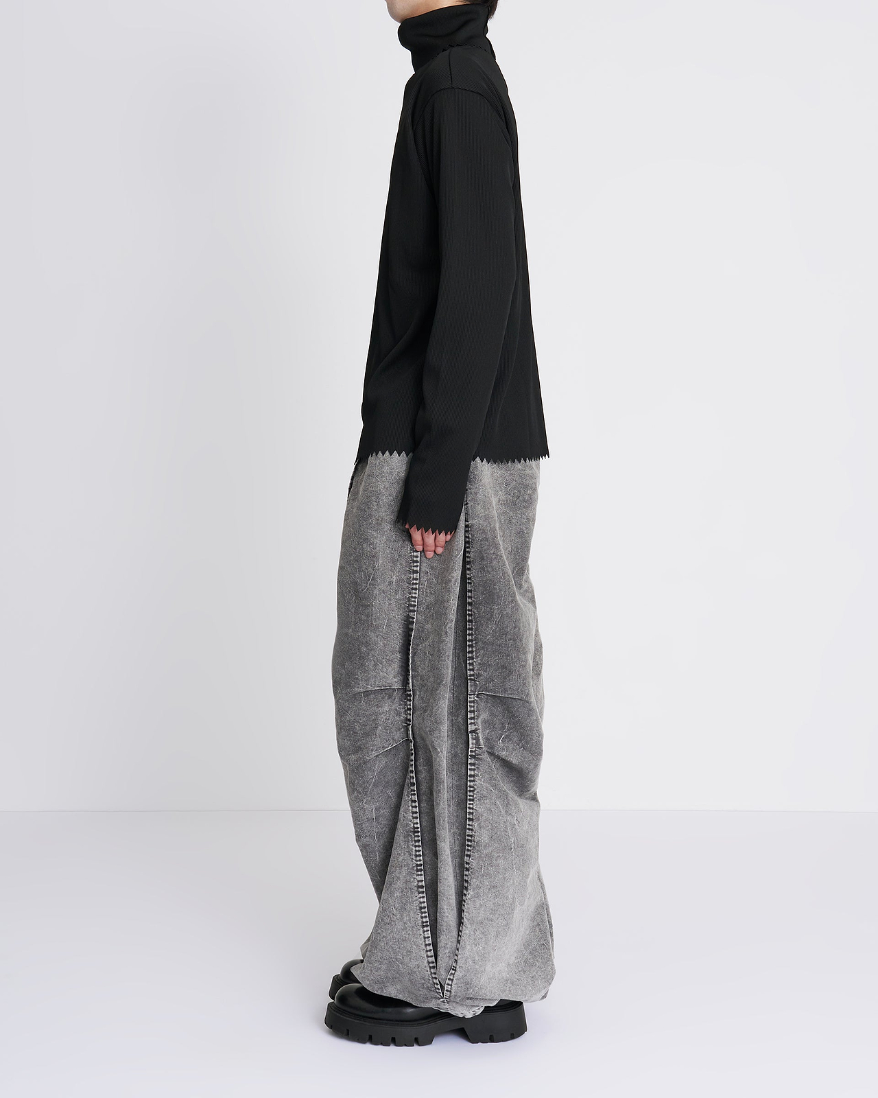 【26AW】ジグザグハイネックL/S Tシャツ