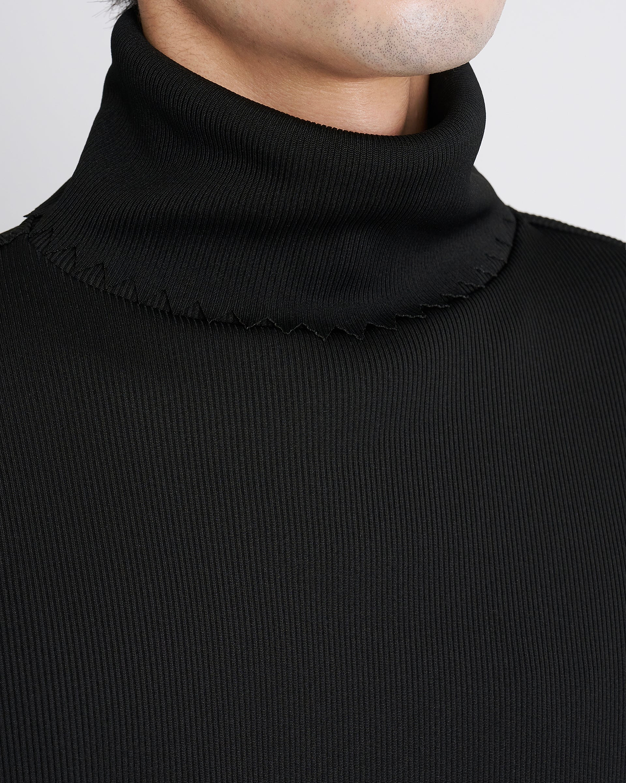 【26AW】ジグザグハイネックL/S Tシャツ