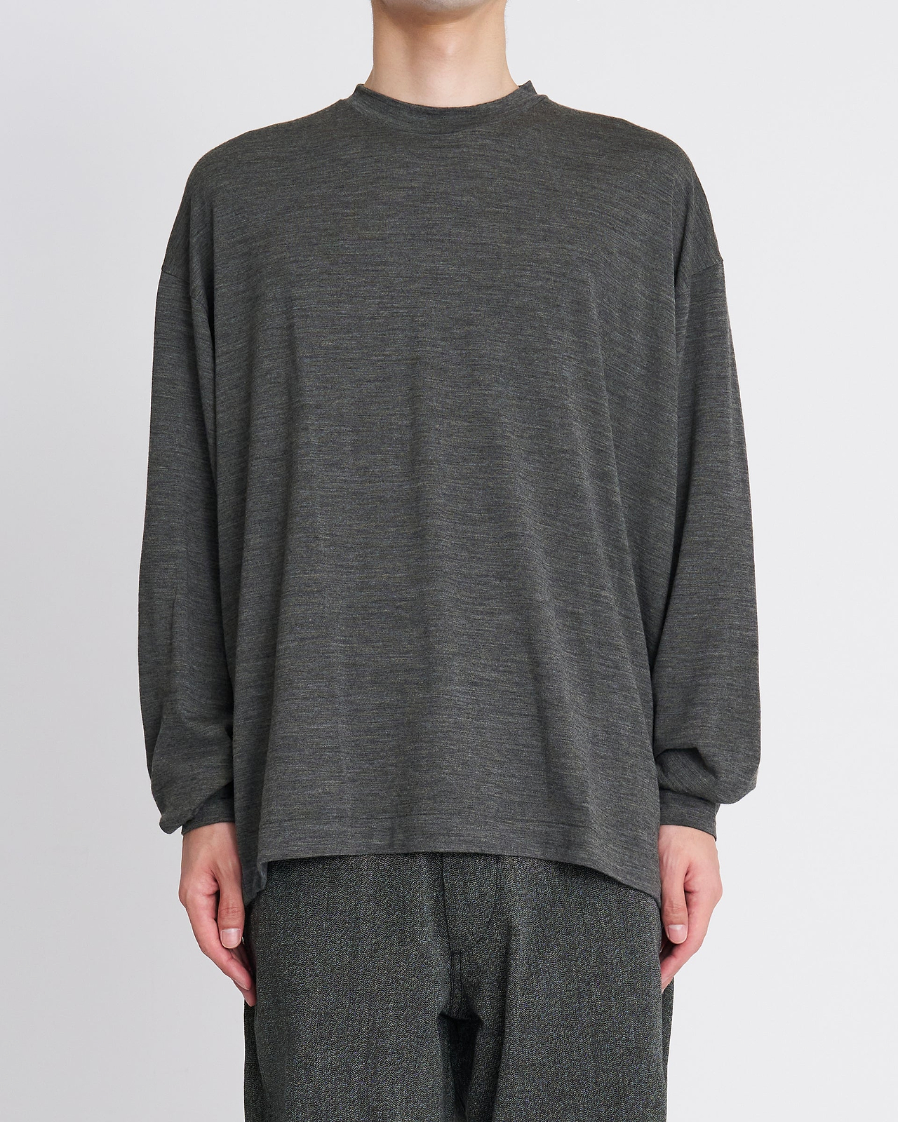 【26AW】C/N オーバーサイズ テーパードロングスリーブ