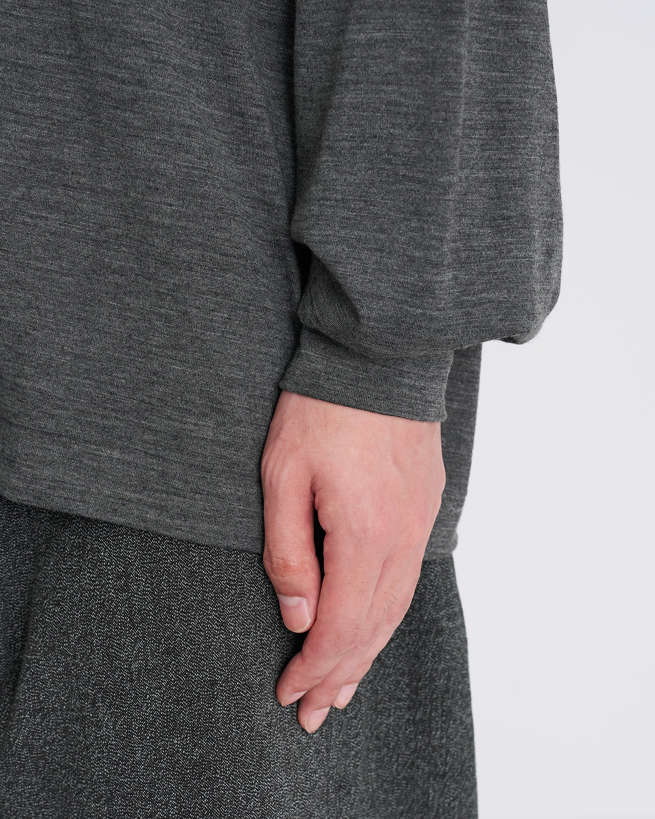 【26AW】C/N オーバーサイズ テーパードロングスリーブ