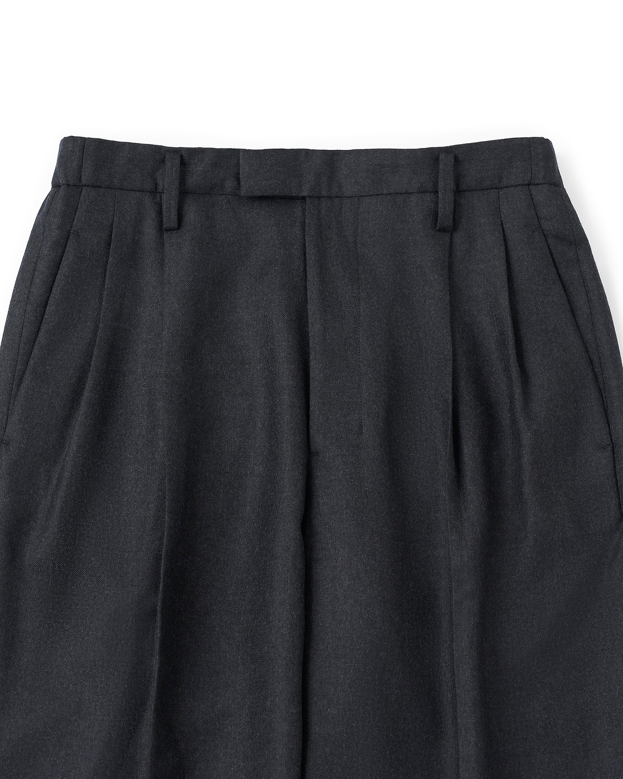 【26AW】ツータックテーパードトラウザーズ