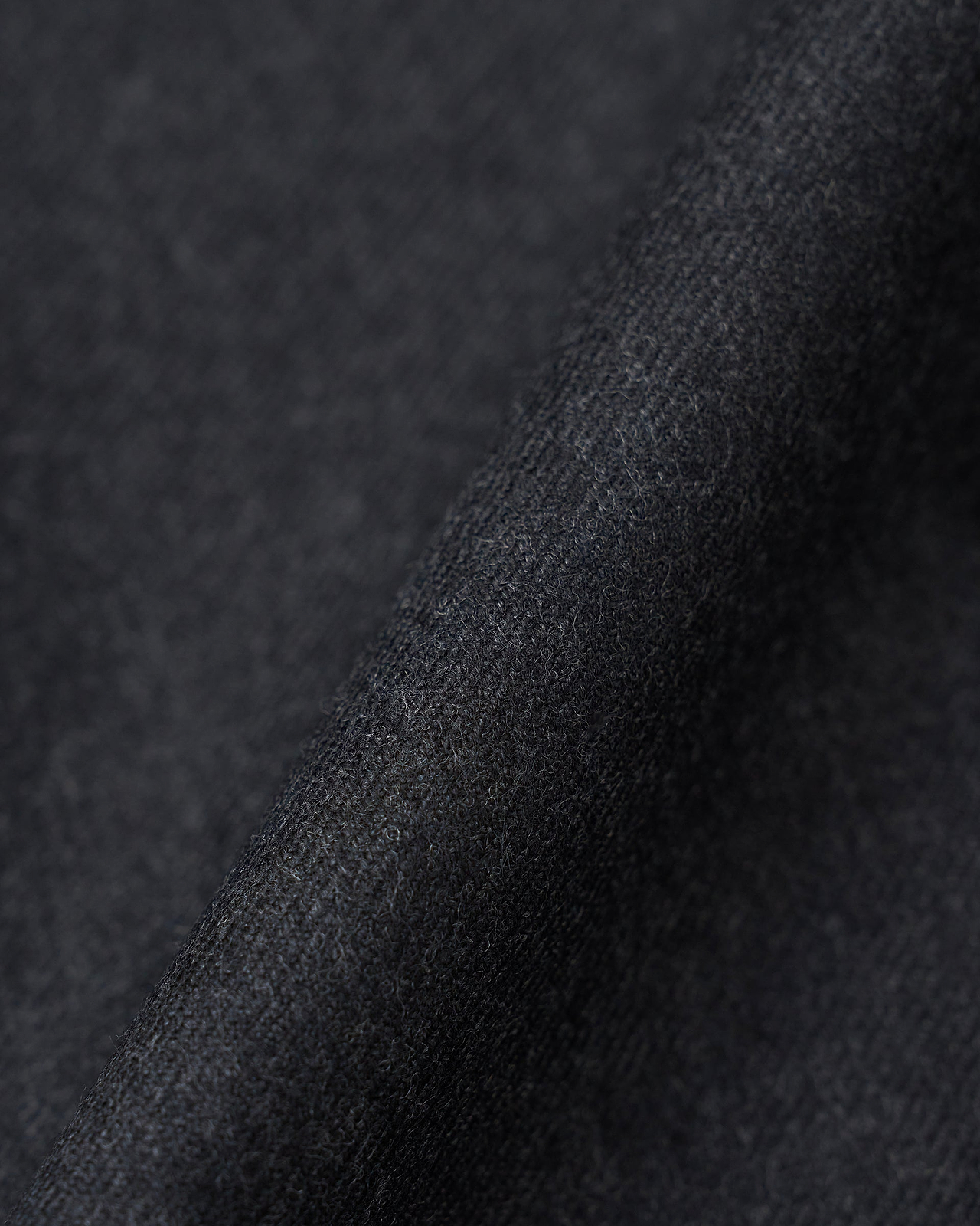 【26AW】ツータックテーパードトラウザーズ