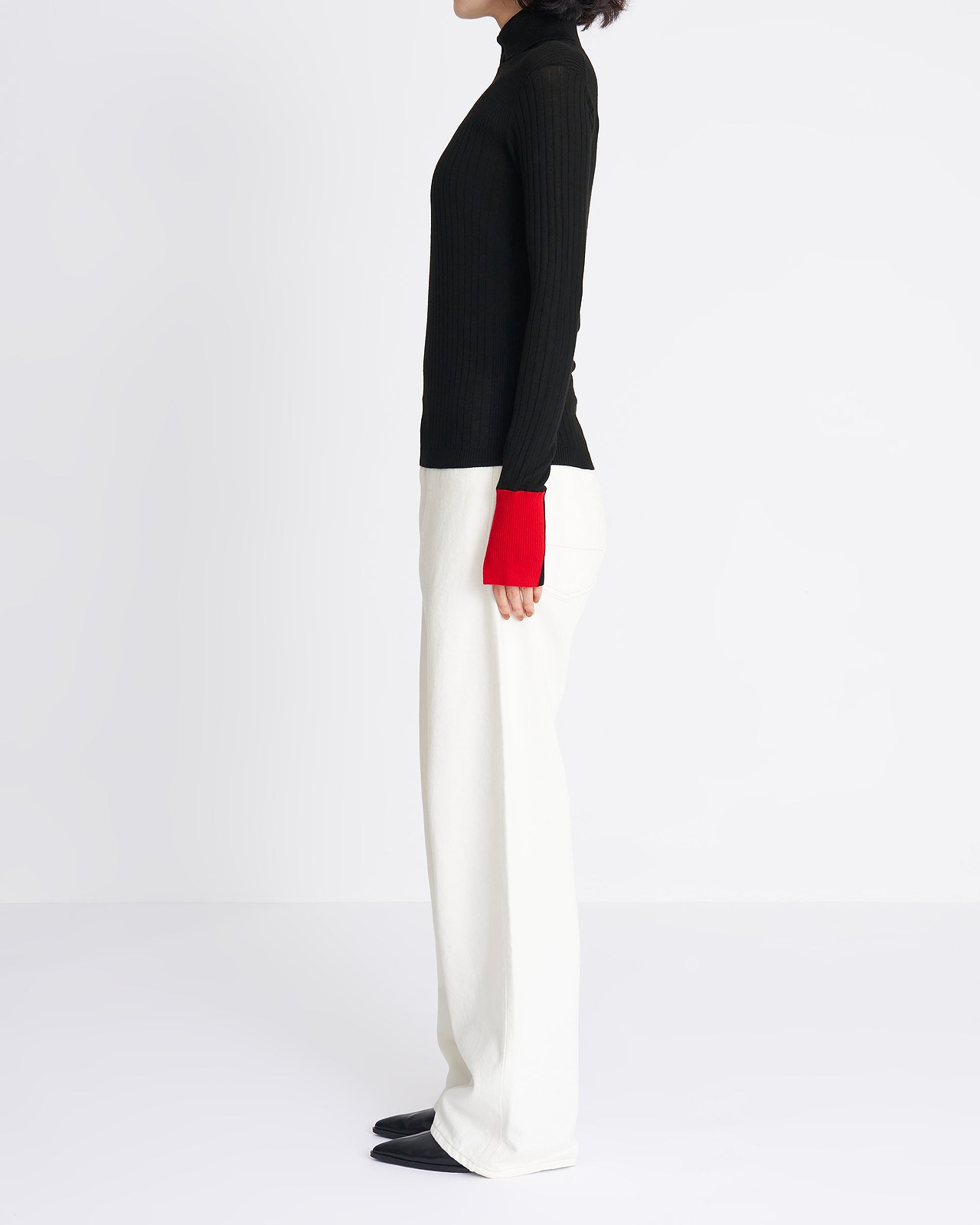 【26AW】15.5ミクロンウールタートルネックニット