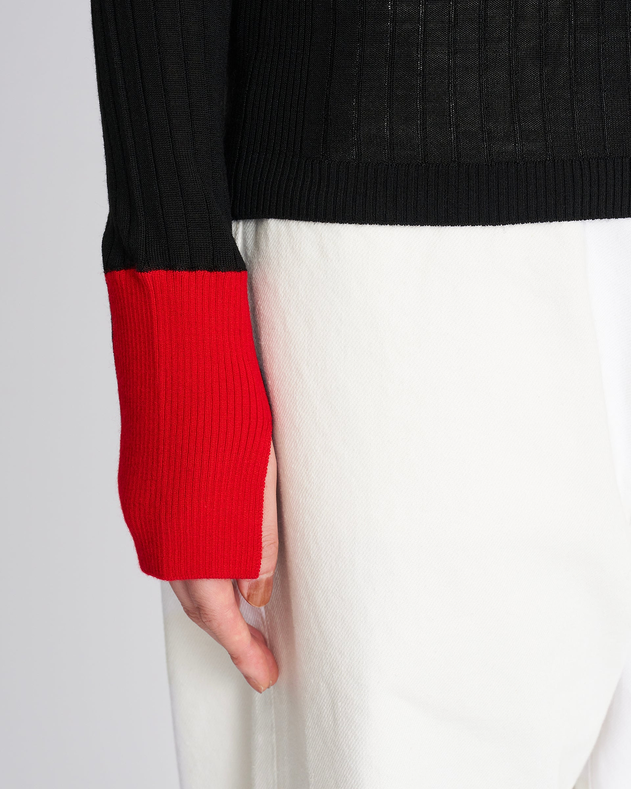 【26AW】15.5ミクロンウールタートルネックニット