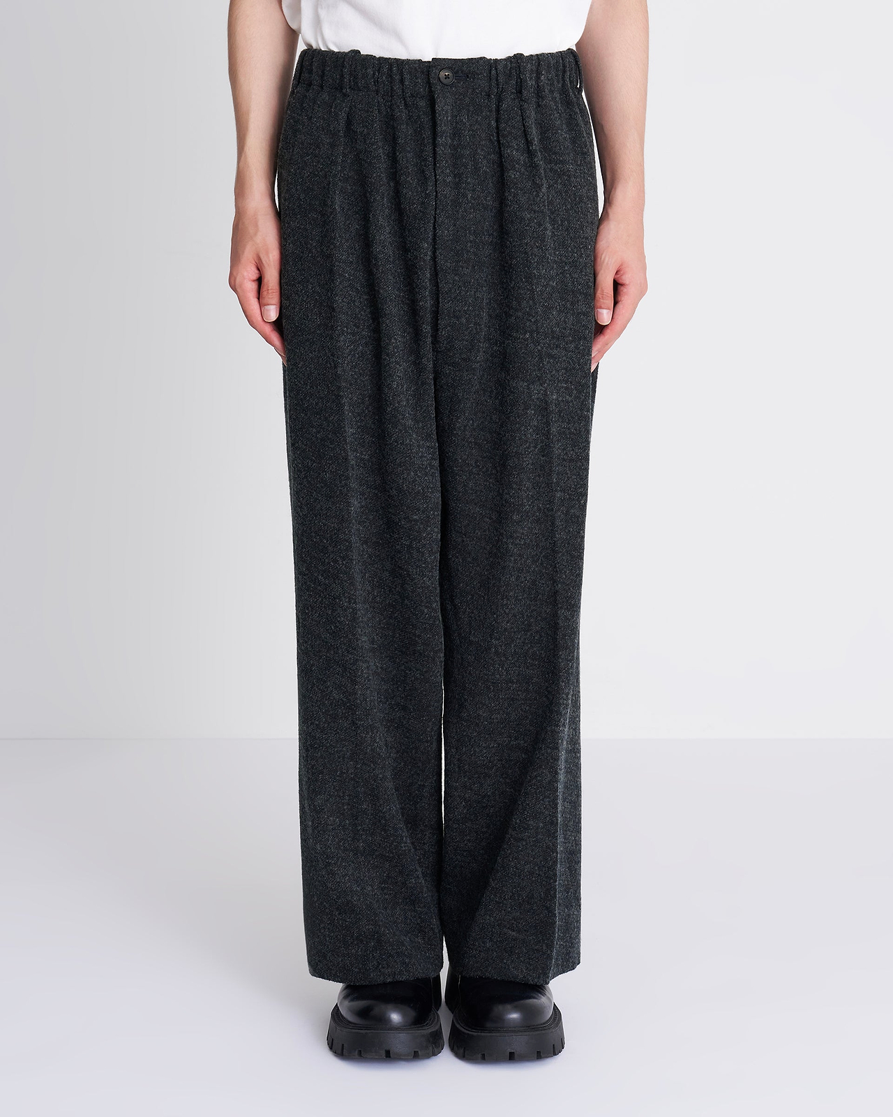 【26AW】エラスティックインタックワイドテーパードパンツ