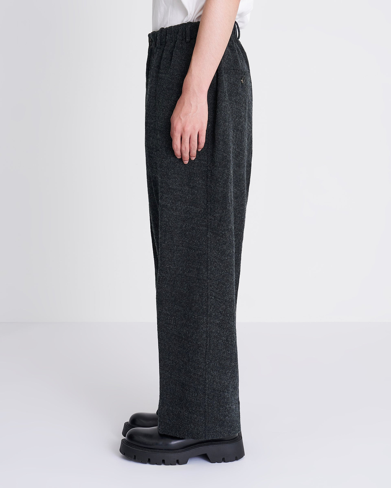 【26AW】エラスティックインタックワイドテーパードパンツ