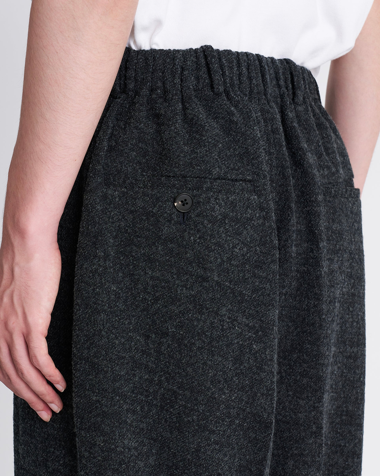 【26AW】エラスティックインタックワイドテーパードパンツ