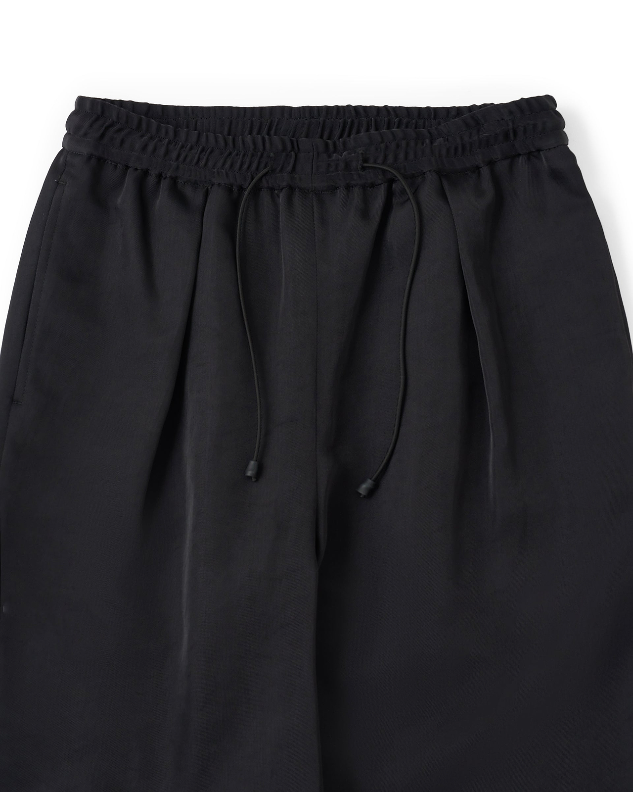 【26AW】グロッシータックパンツ