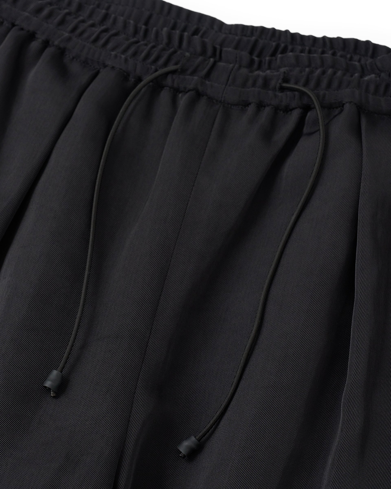 【26AW】グロッシータックパンツ