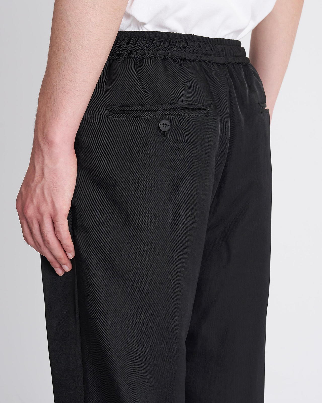 【26AW】グロッシータックパンツ