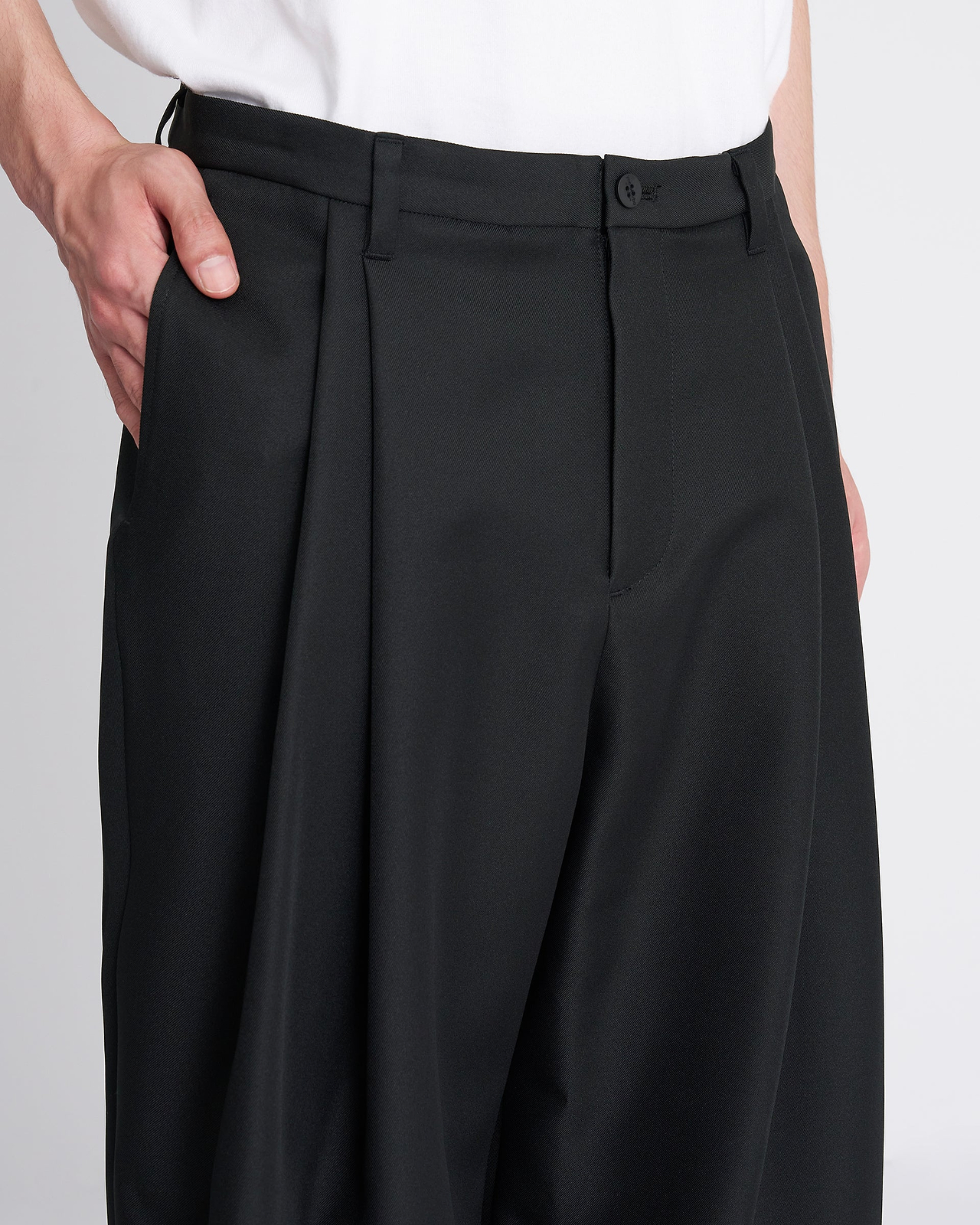 【26AW】ツイルツータックスラックス