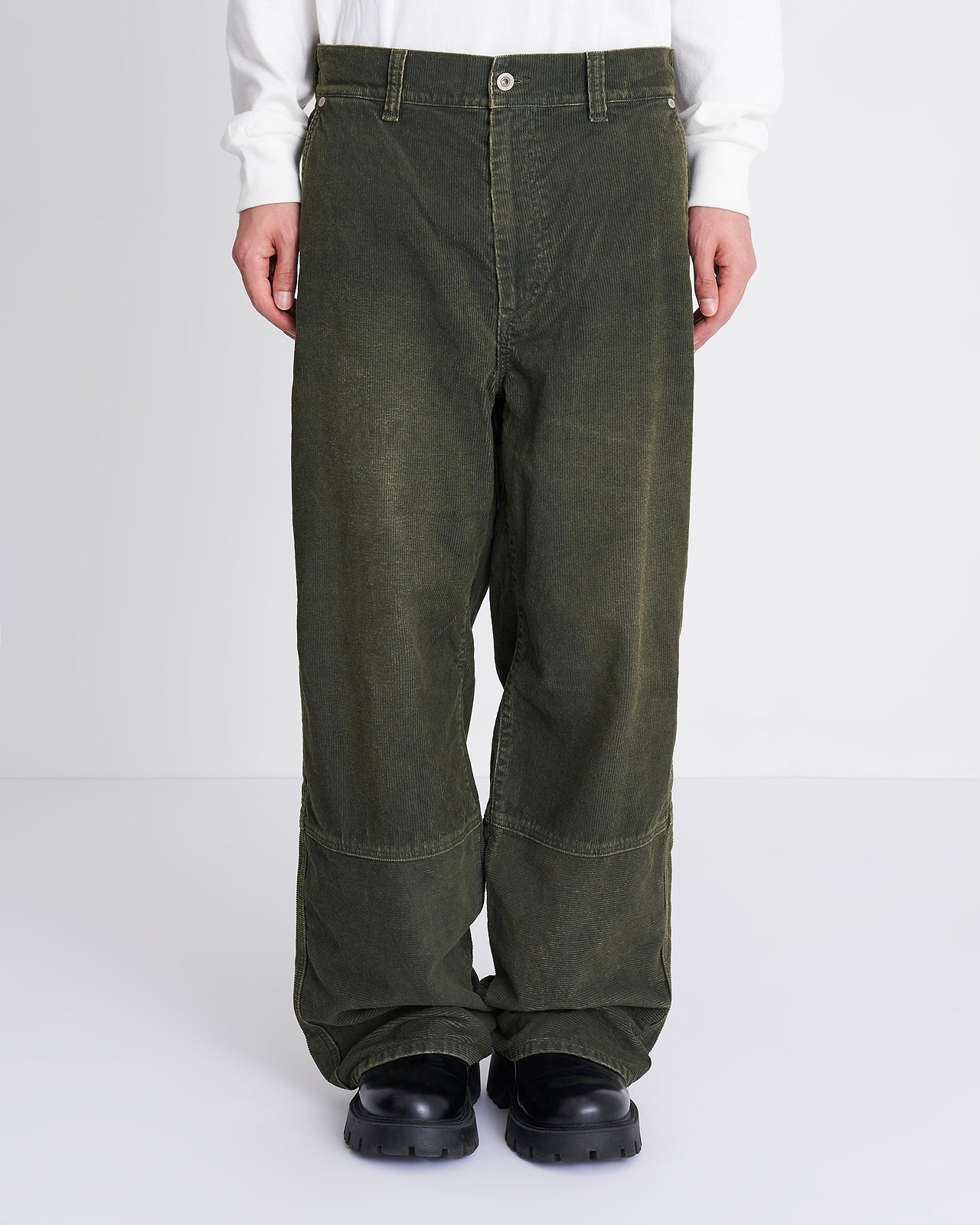 【26AW】コーティッドコーデュロイパンツ