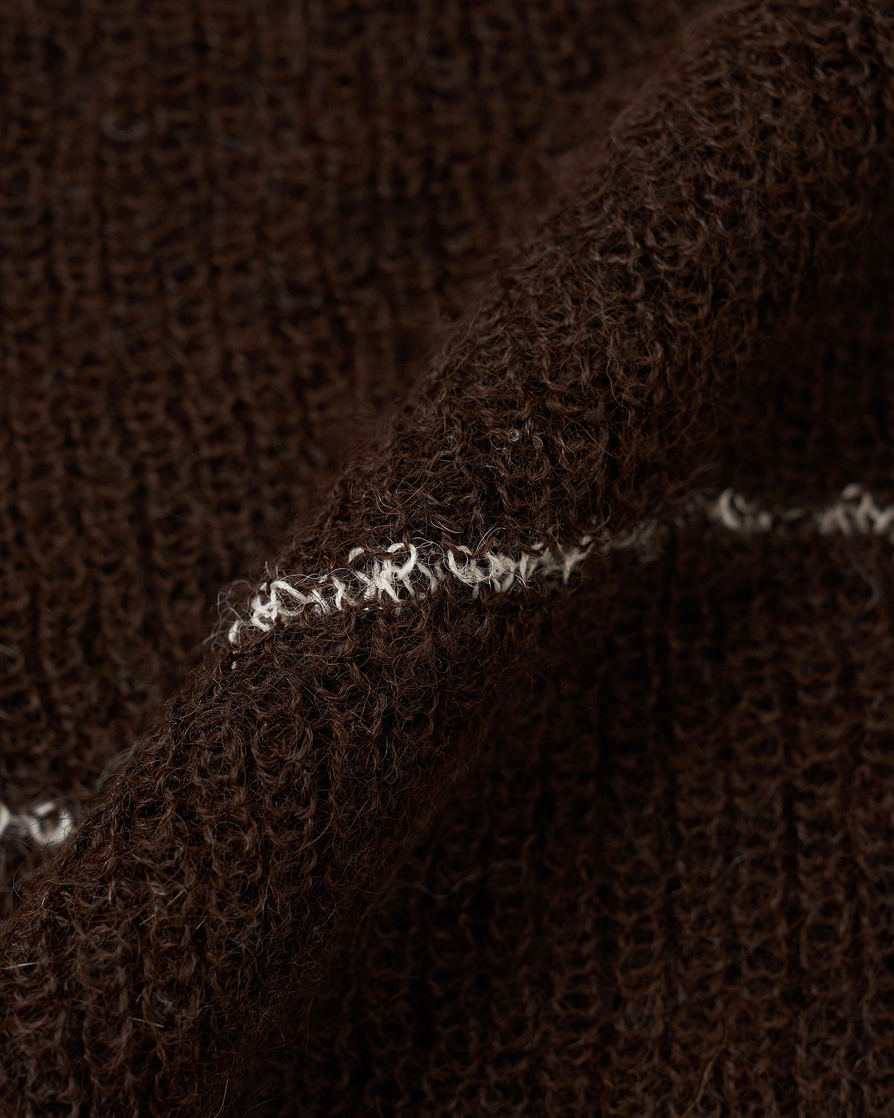 【26AW】Vネックラインボーダーセーター