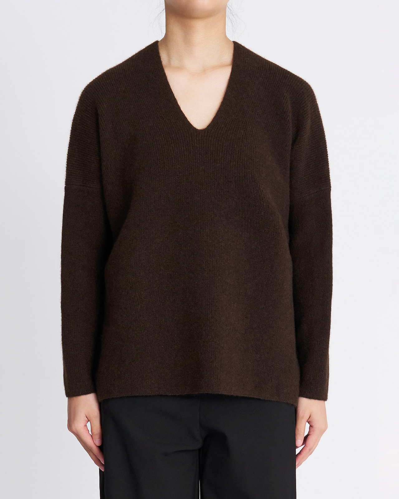 【26AW】ヤクVセーター