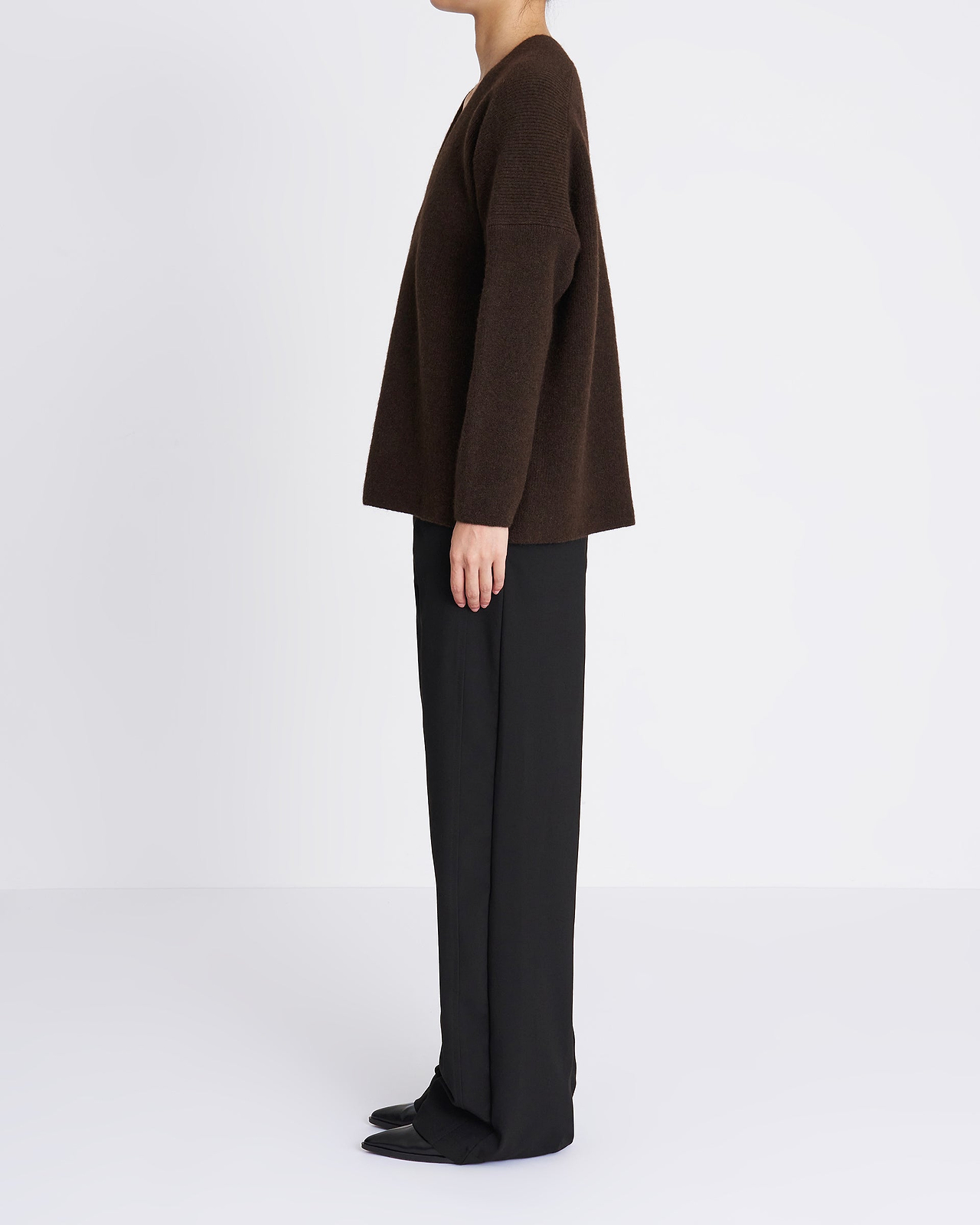 【26AW】ヤクVセーター