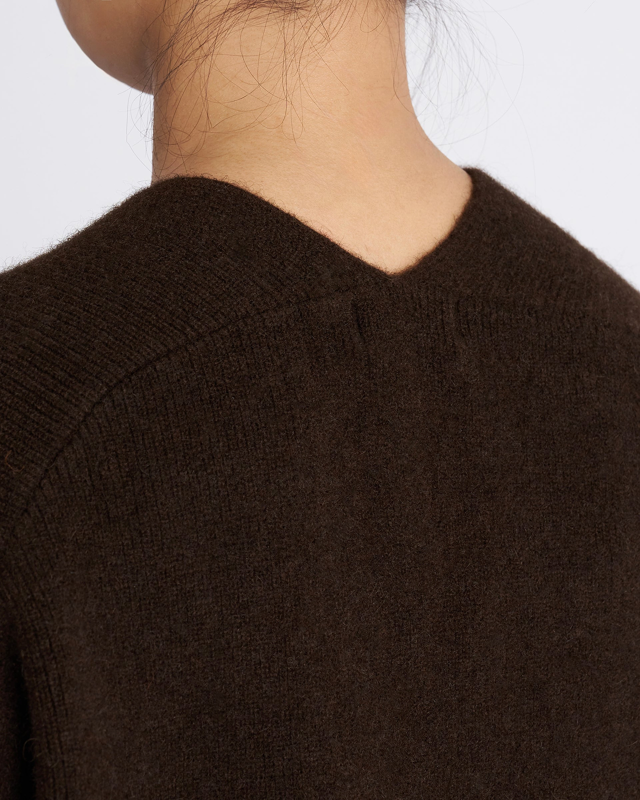 【26AW】ヤクVセーター