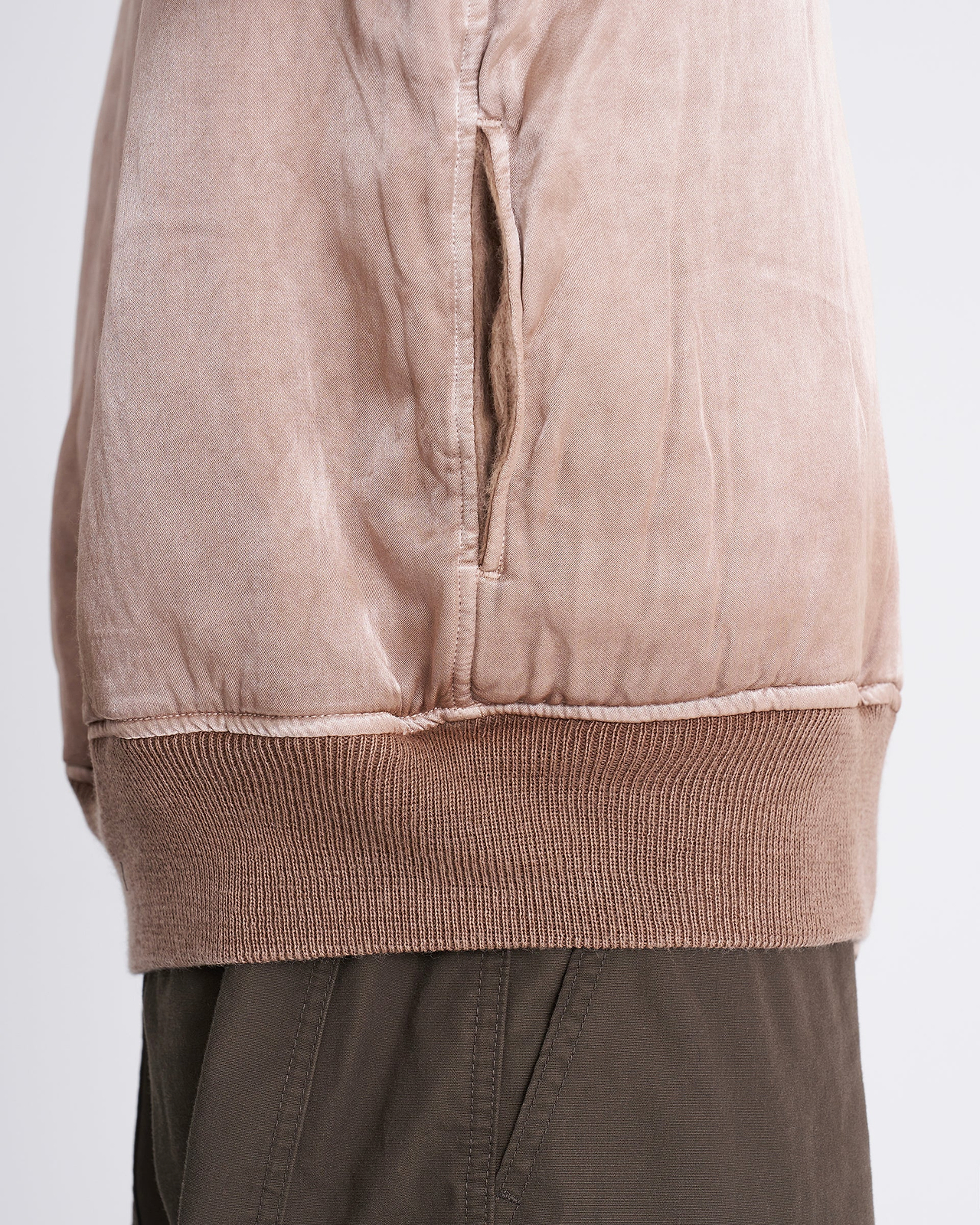 【26AW】ハンドダイボンバージャケット