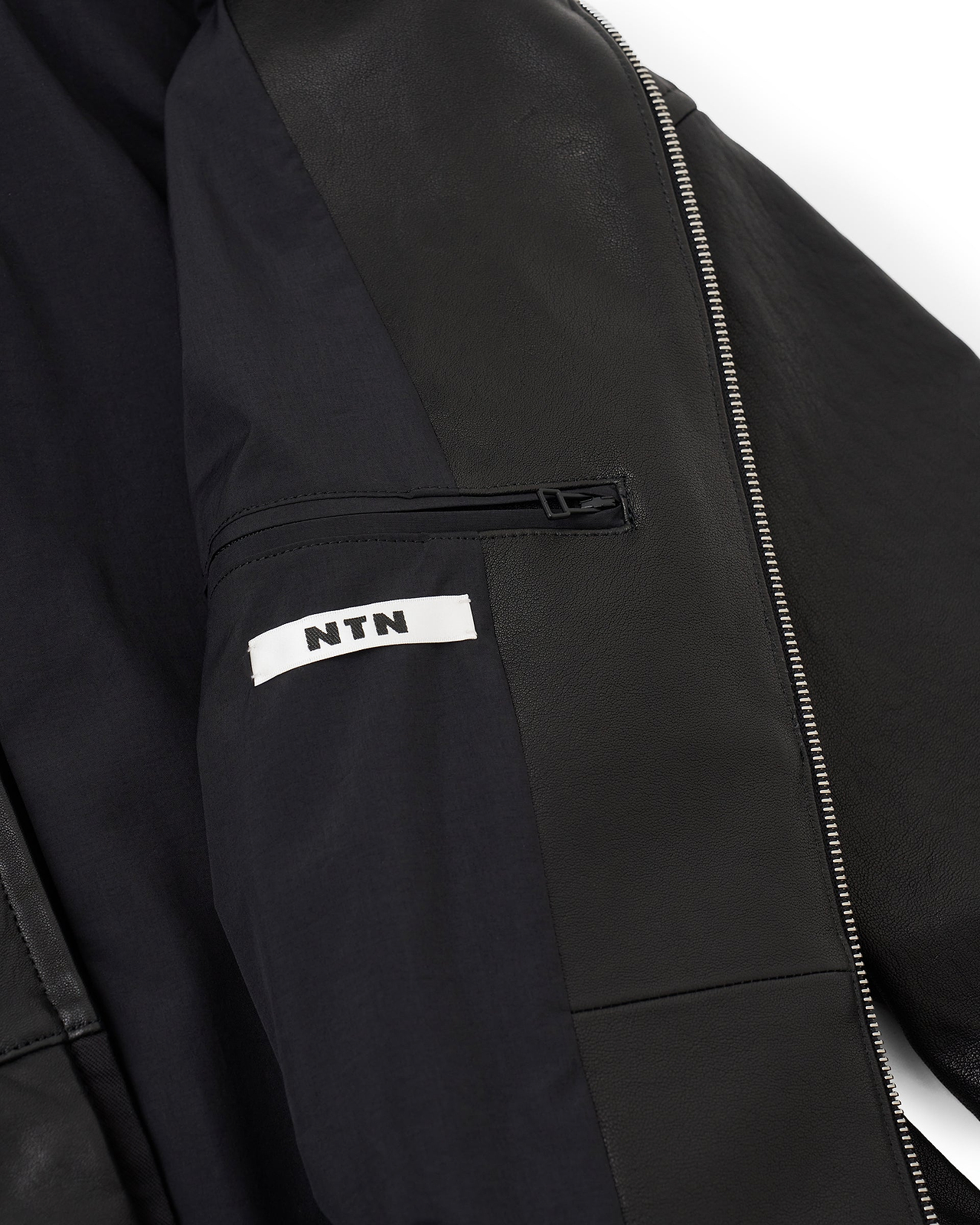 【26AW】ベータレザーフーデッドブルゾン