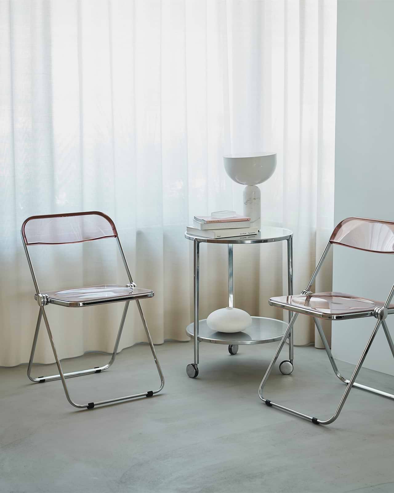 Photo:Masaaki Inoue, Styling:Yumi Nakata, Cooperation:Magis, Royal Furniture Collection