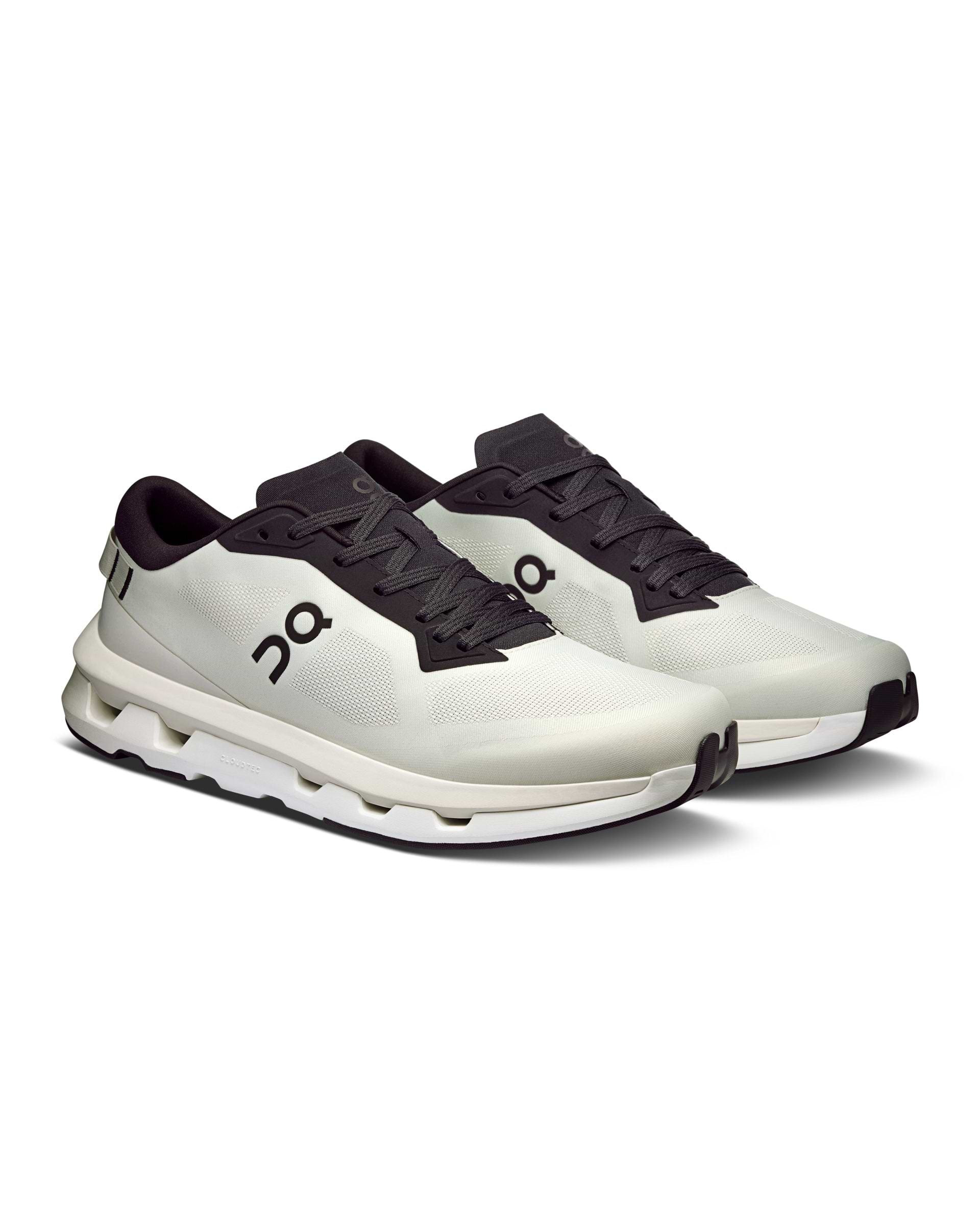 Onクラウドブームゾーン23.5センチ 美品 On】クラウドゾーン（レディース） | Size23-25・ホワイト | 海外製