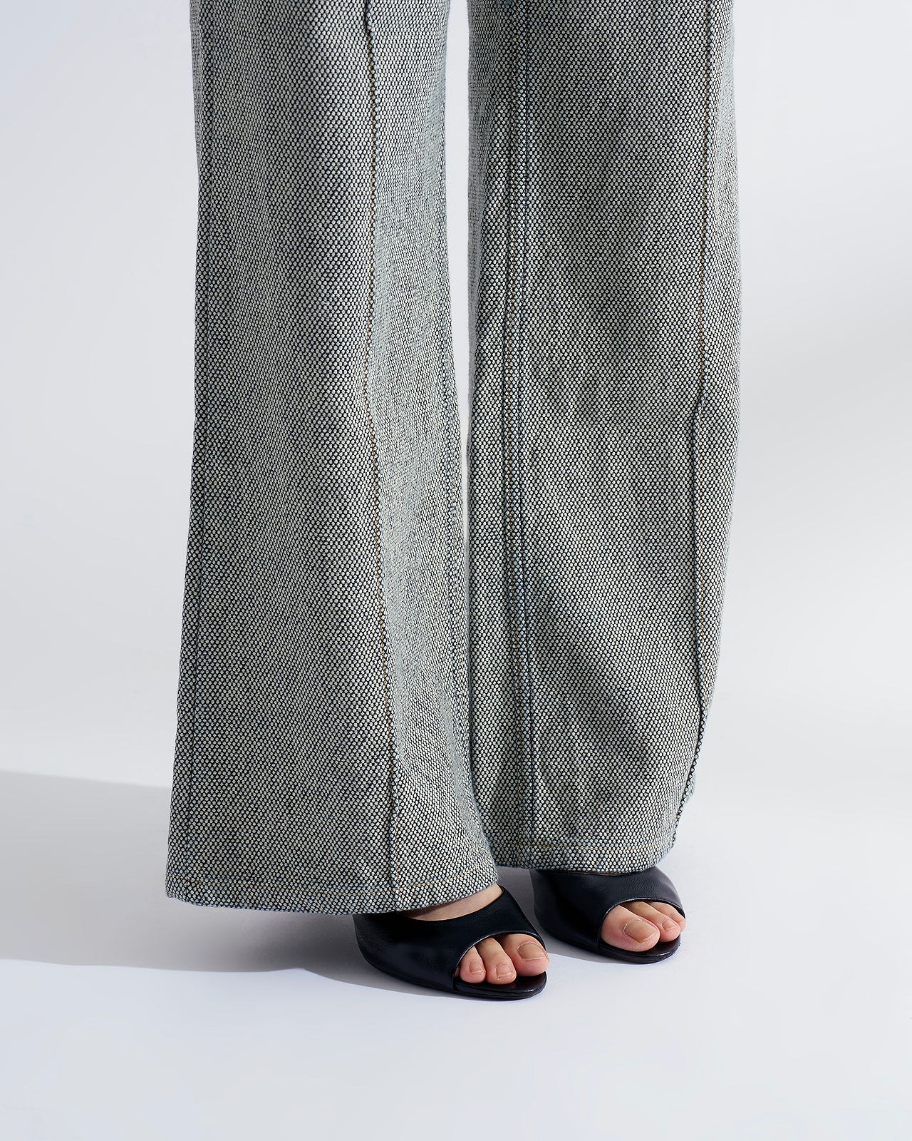 ウェーブパネルパンツ