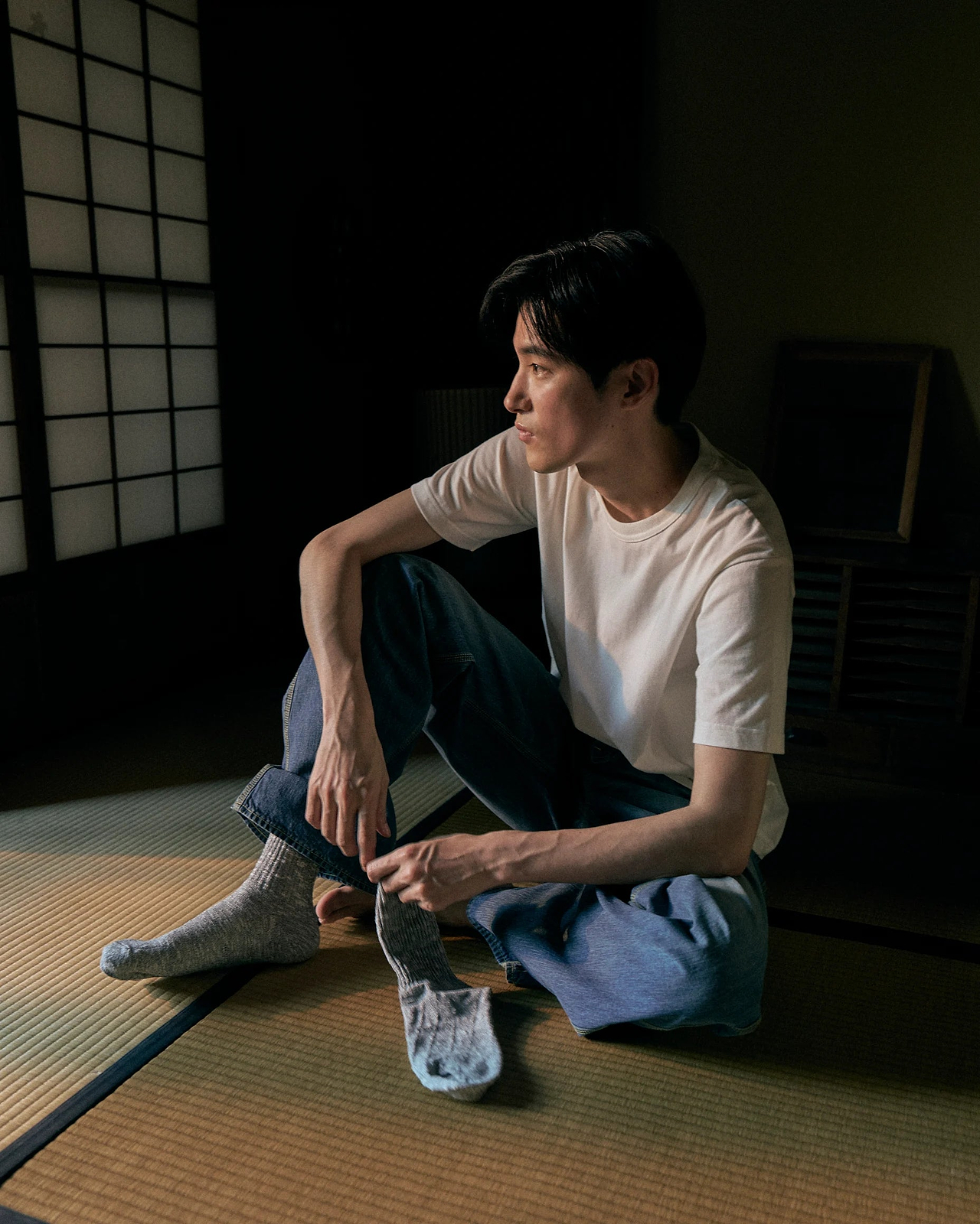 着用サイズM／身長185cm（季節の移ろいとともに、衣を替える。秋を見据えて選びたいもの掲載）