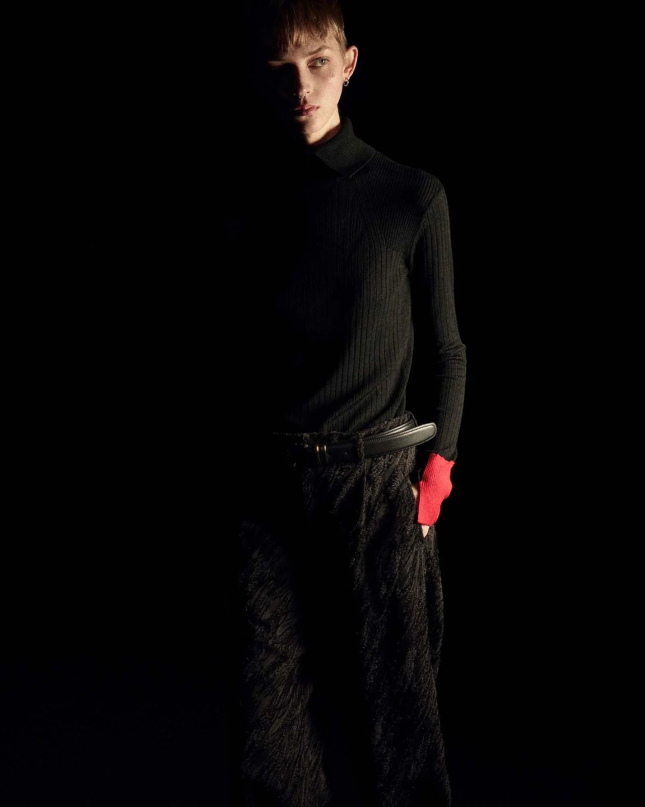 【26AW】15.5ミクロンウールタートルネックニット