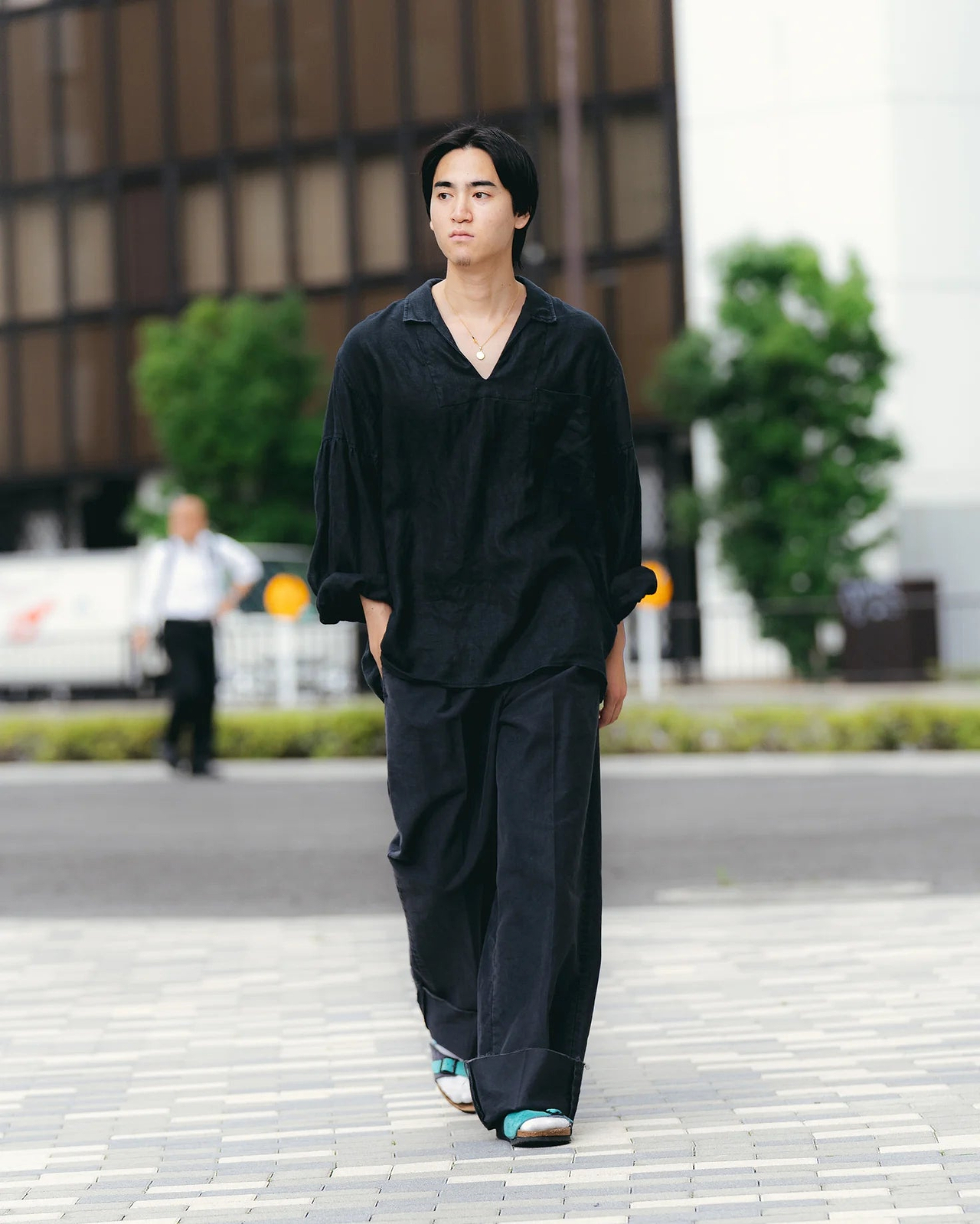 着用サイズ3／身長176cm（この夏選びたいボトムスとは？　スラックスをモダンに穿きこなす5人をスナップ 掲載）