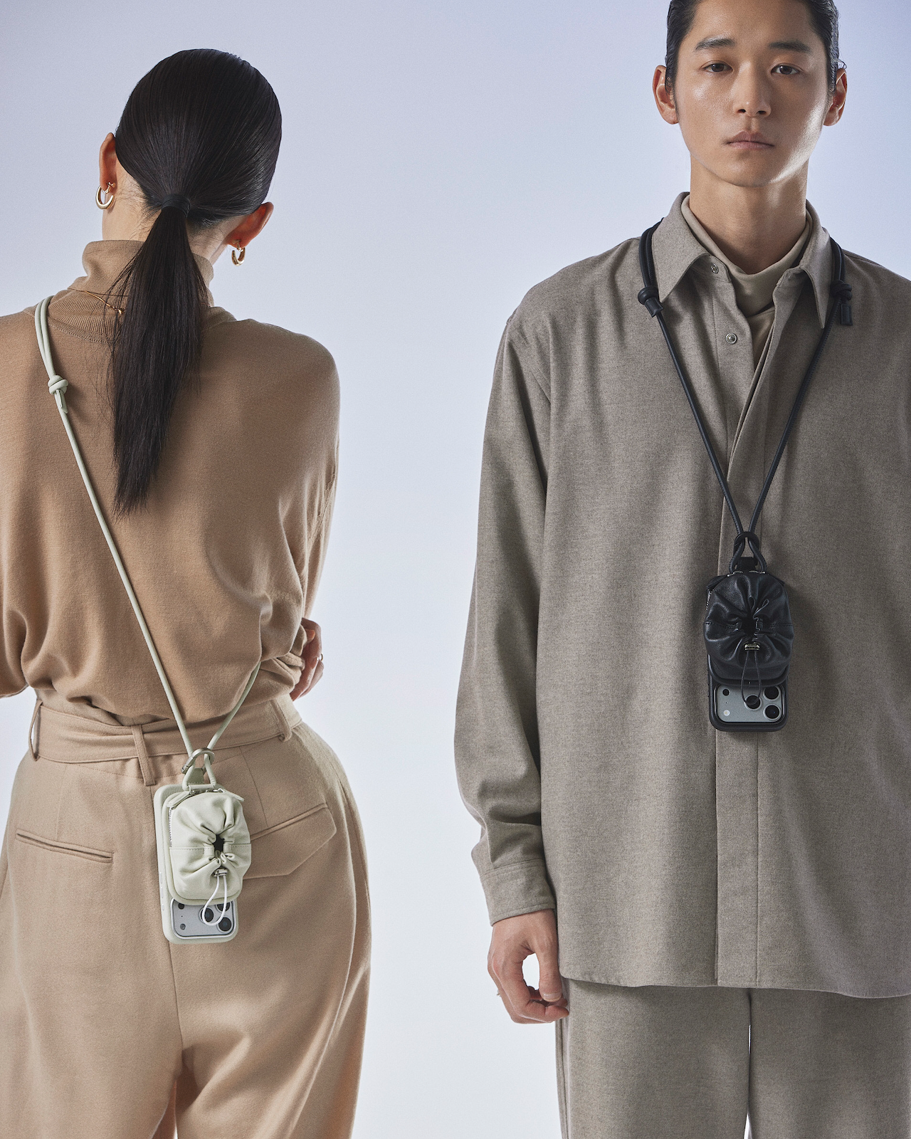 【26AW】ストラップ付iPhoneアクセサリーレザーパース