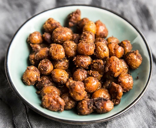 Give Your Roasted Chickpeas A Flavor Boost With One Staple Ingredient