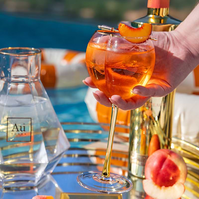 Au Vodka Juicy Peach 70cl & Peach Gold Stem Glass