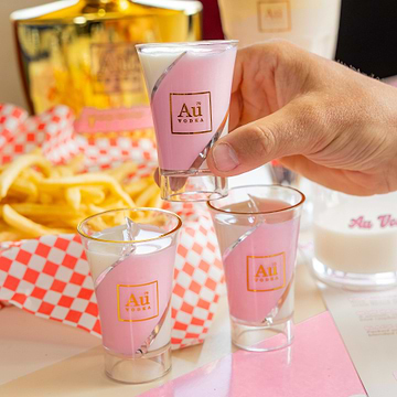 Au Vodka Strawberry Milkshake 70cl