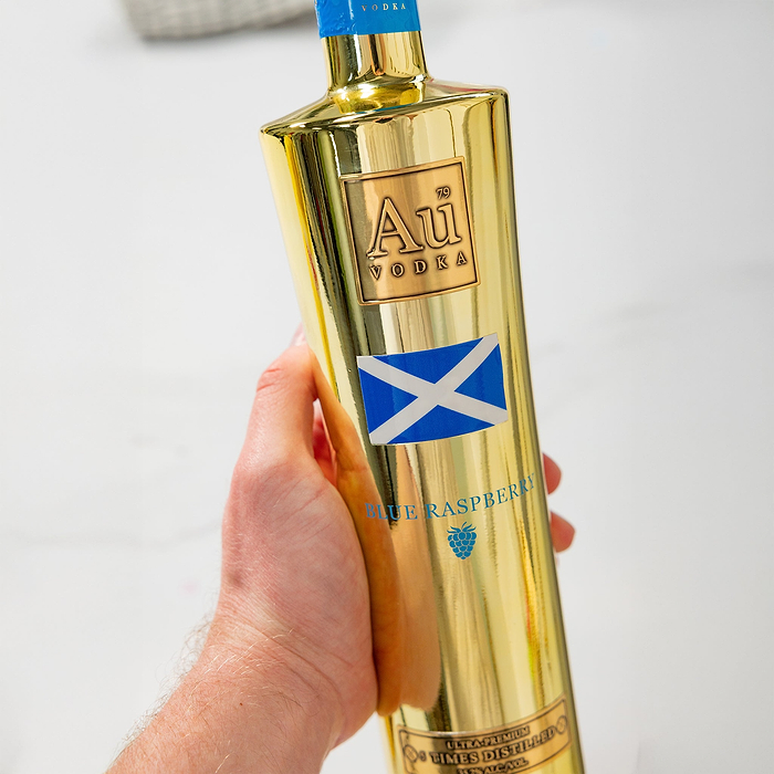 Au Vodka Scotland Blue Raspberry & FREE Diamond Cut Glass