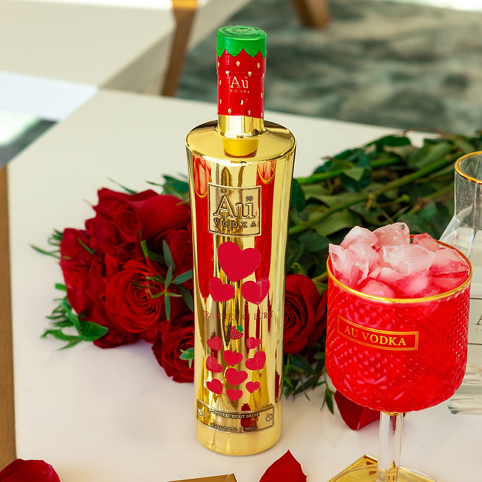 Au Vodka Strawberry Burst 70cl Red Hearts Edition