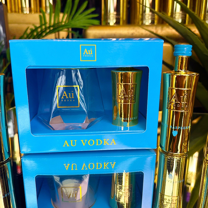 Au Vodka Blue Raspberry Miniature & Diamond Cup Gift Set - Au Vodka