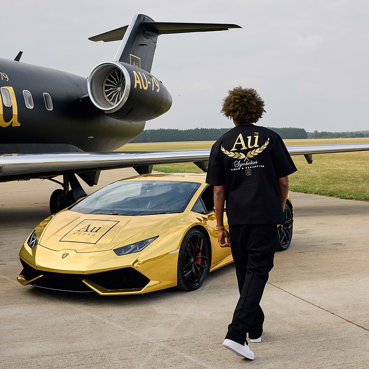 Au Signature T-Shirt -  Black