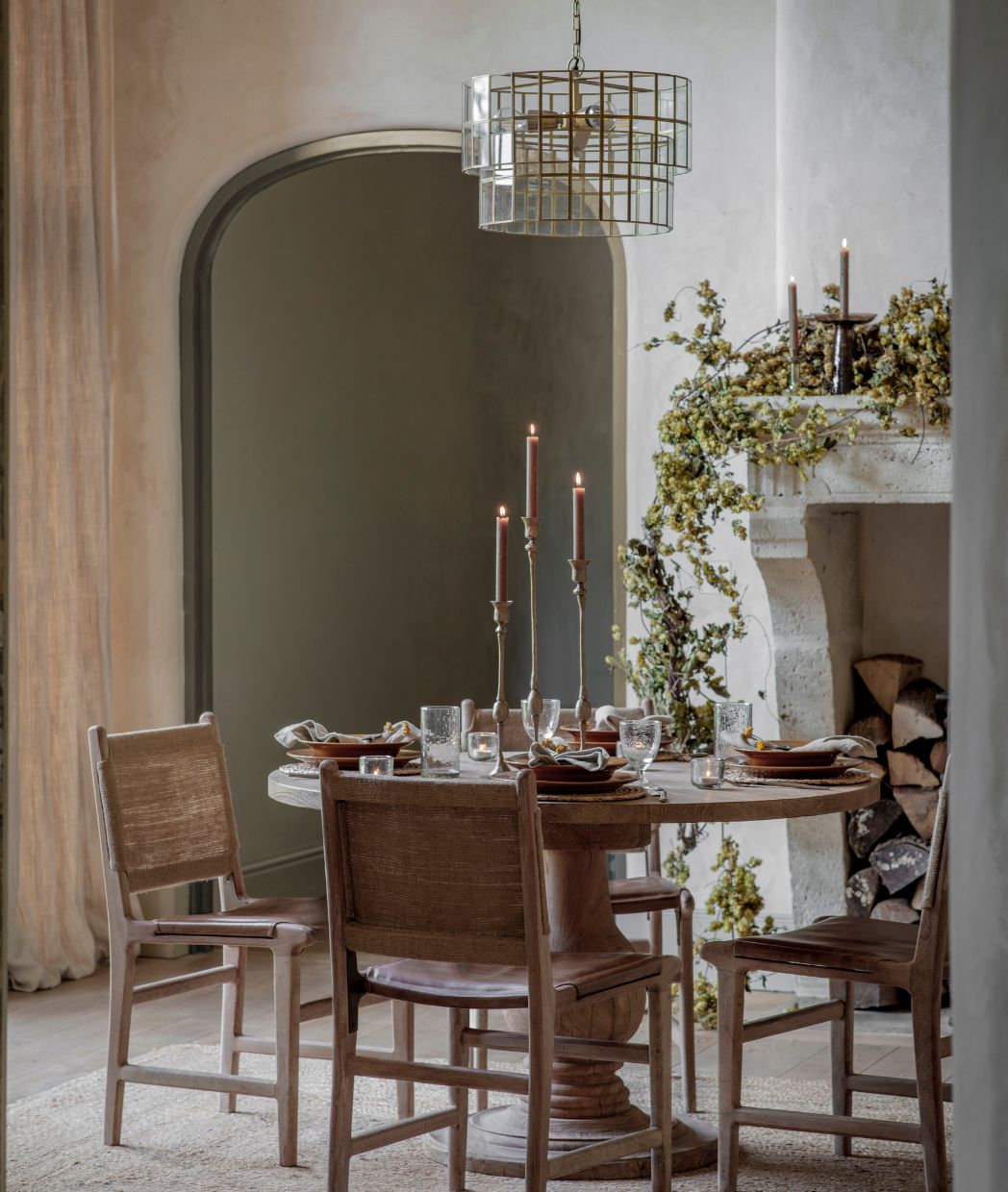 Perfect Pairings: How to Choose Your Dining Table and Chairs