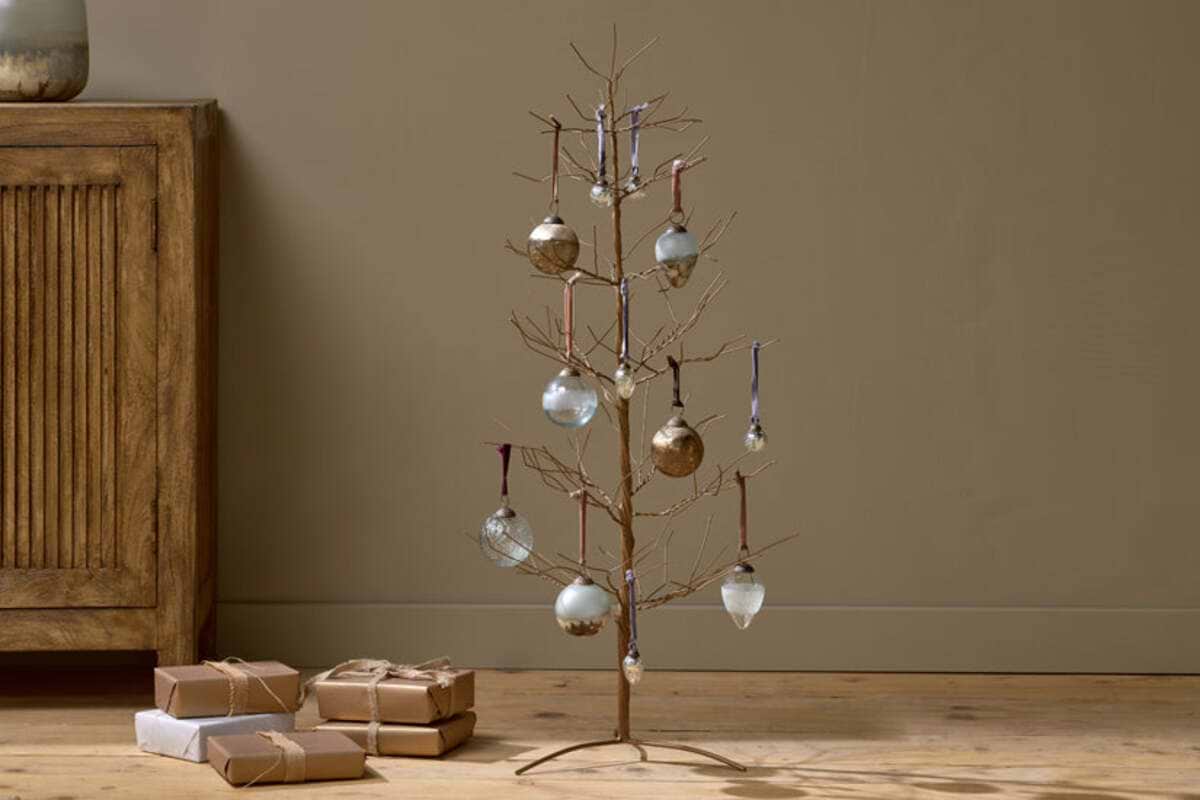 Charida Wire Tree-CHRISTMAS DECORATIONS-Nkuku