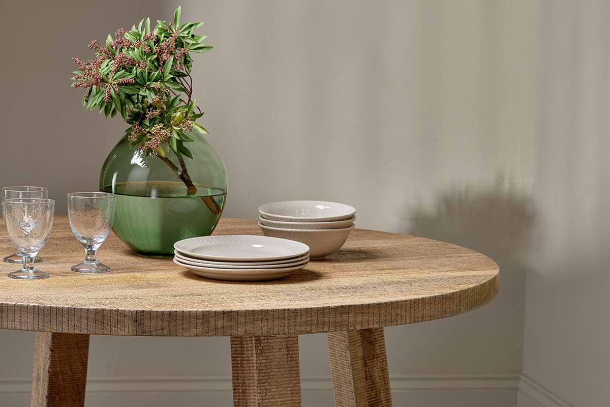 Indali Mango Wood Round Dining Table - Natural