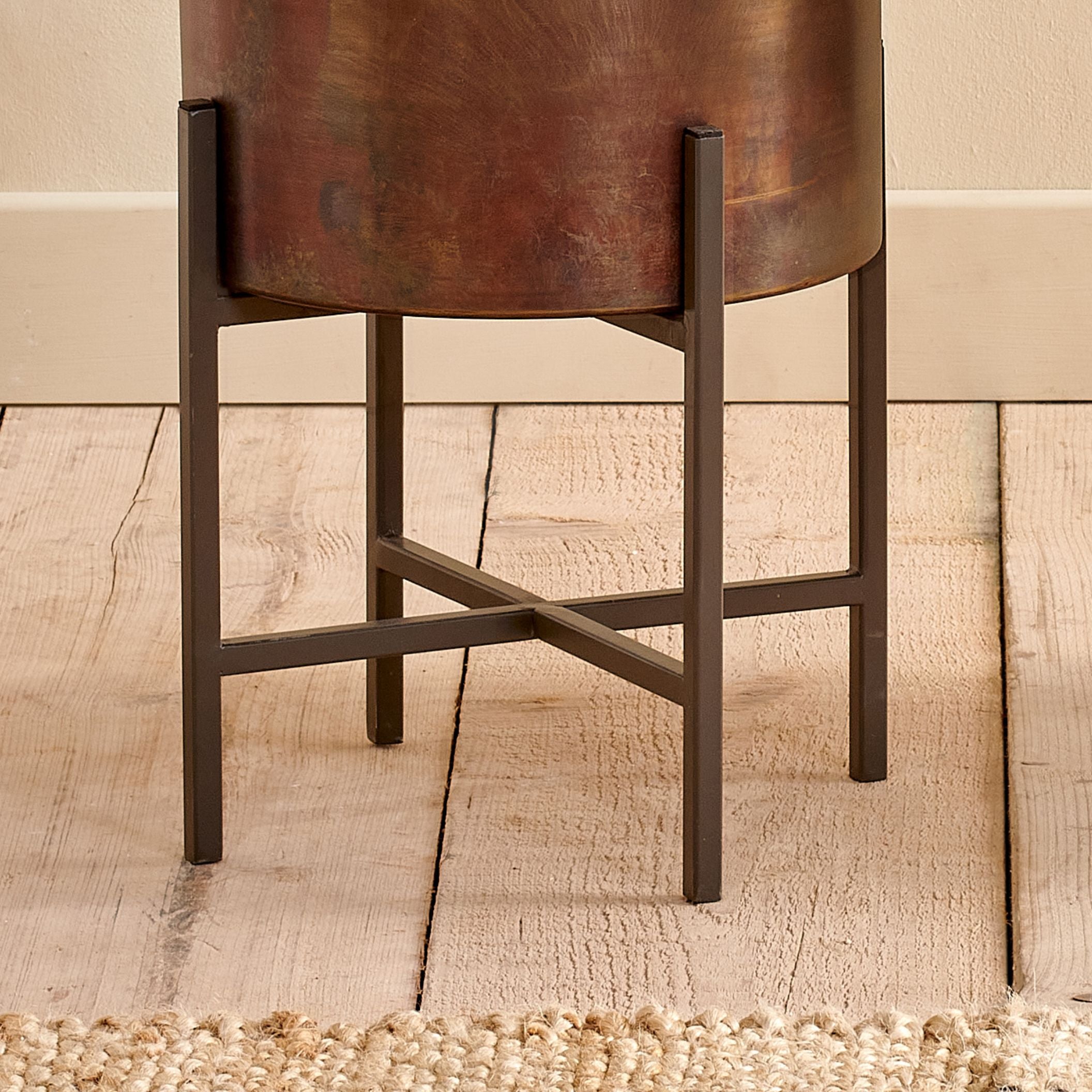 Juoni Iron Planter – Nkuku