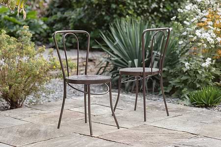 Jeavika Iron Outdoor Bistro Chair  - Black